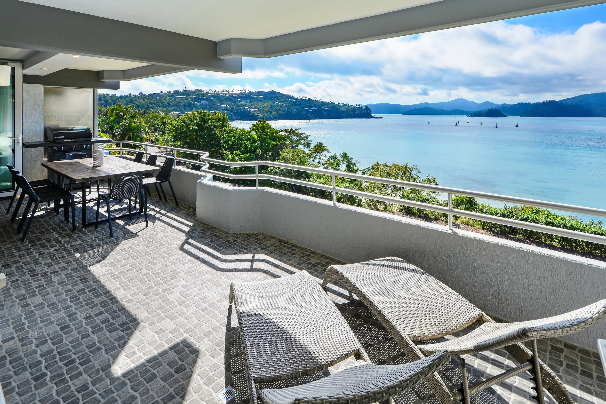 balcony 2.jpg