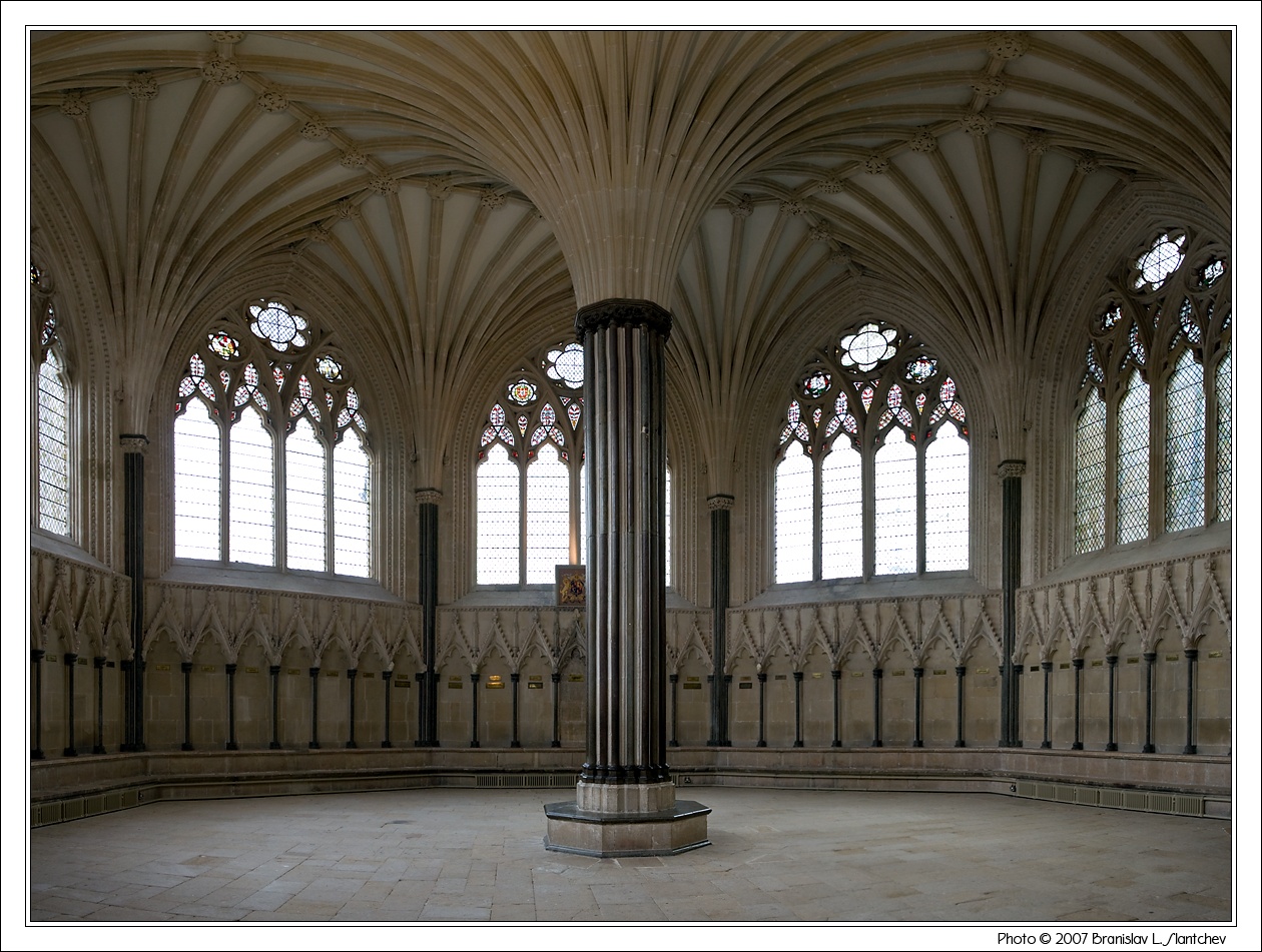 071121-150642 Fan Vaulting in the Chapter House.jpg