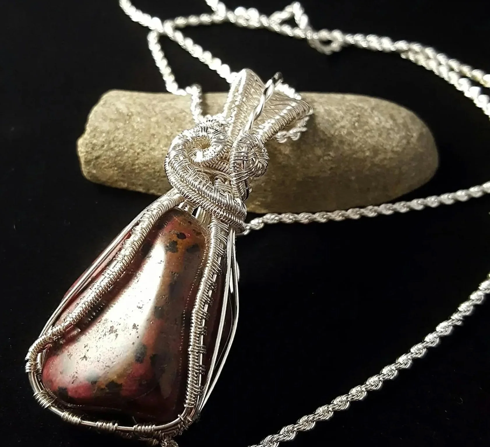 Copper wire Weave Tumbled Stone