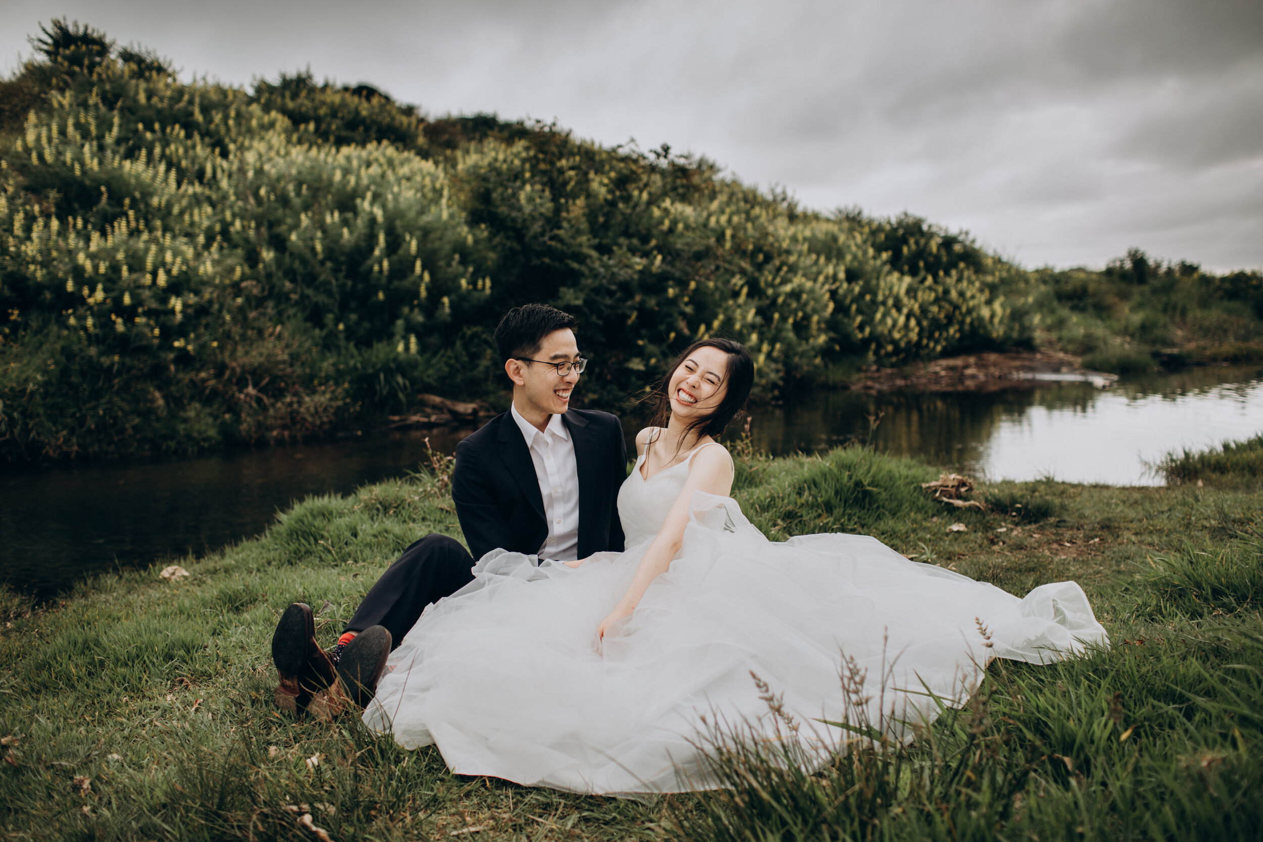 Karekare beach Pre Wedding photos | Auckland wedding photographer  | Piha wedding photos