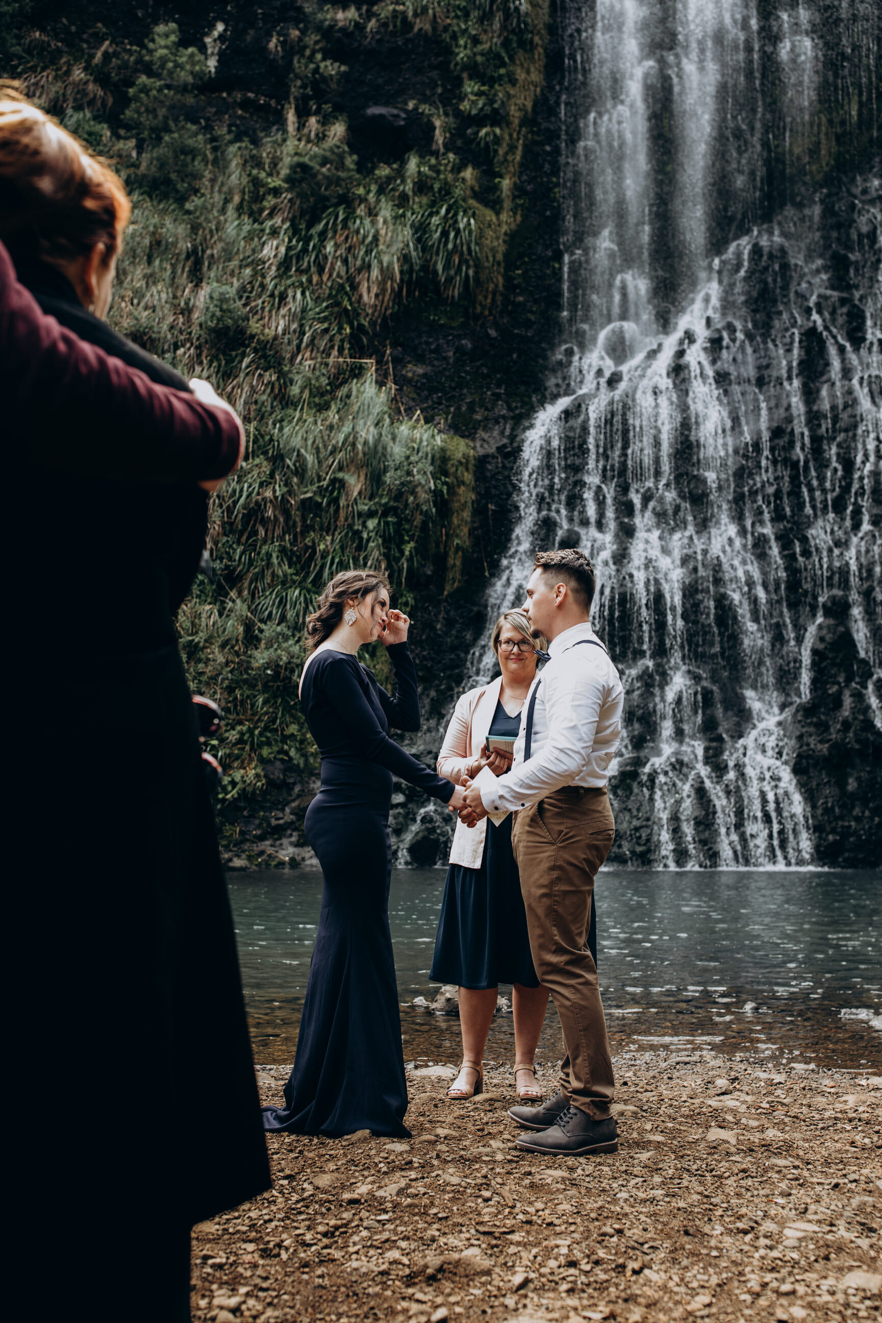 karekare waterfall elopment auckland wedding photographer 4.jpg