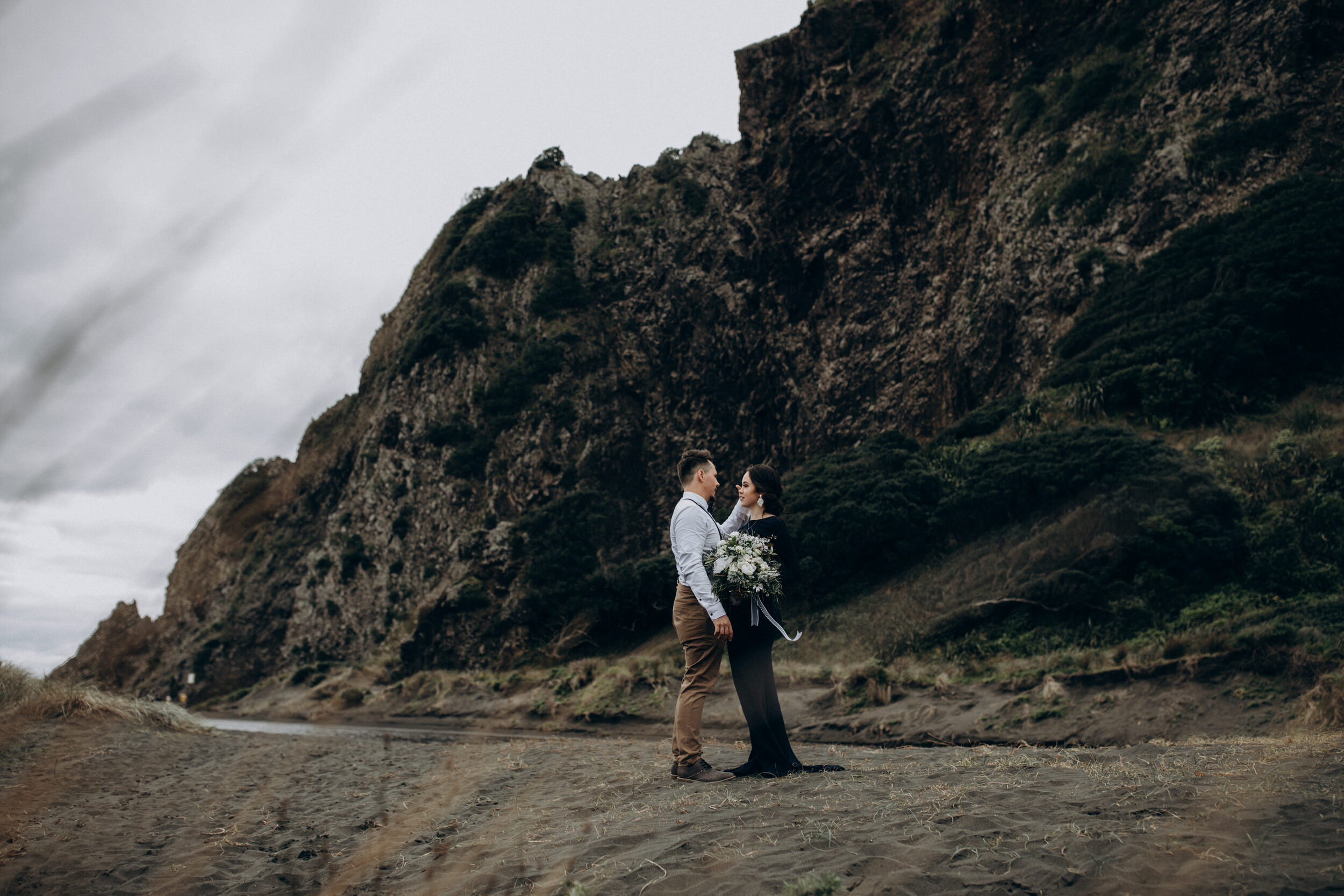 karekare waterfall elopment auckland wedding photographer 33.jpg