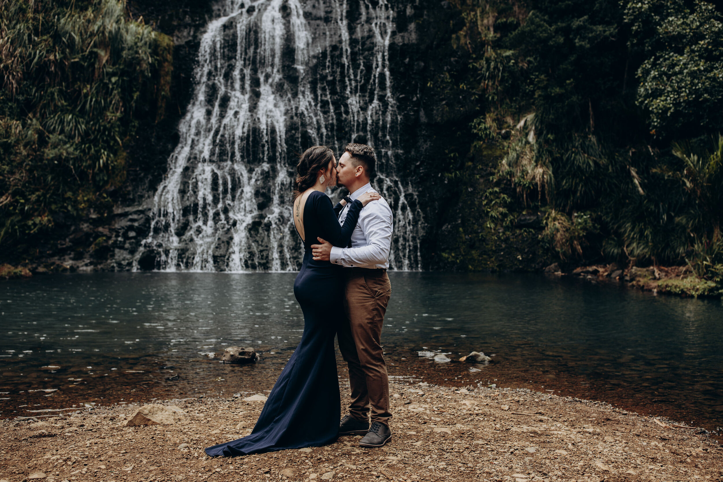 Karekare waterfall elopement | Auckland wedding photographer | New Zealand wedding packages | Auckland photography | Piha wedding