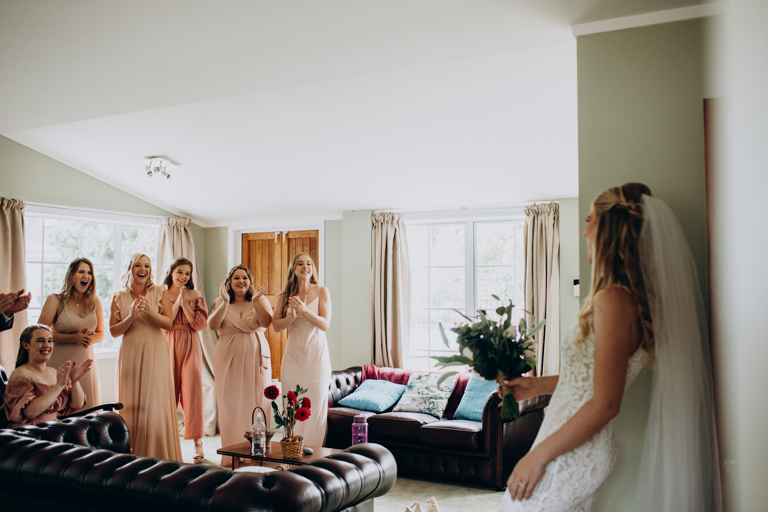 First Look | The barn wedding venue waimauku | the barn waimauky diy rustic wedding venue | Kumeu wedding venues | Auckland wedding photographer | New Zealand wedding packages