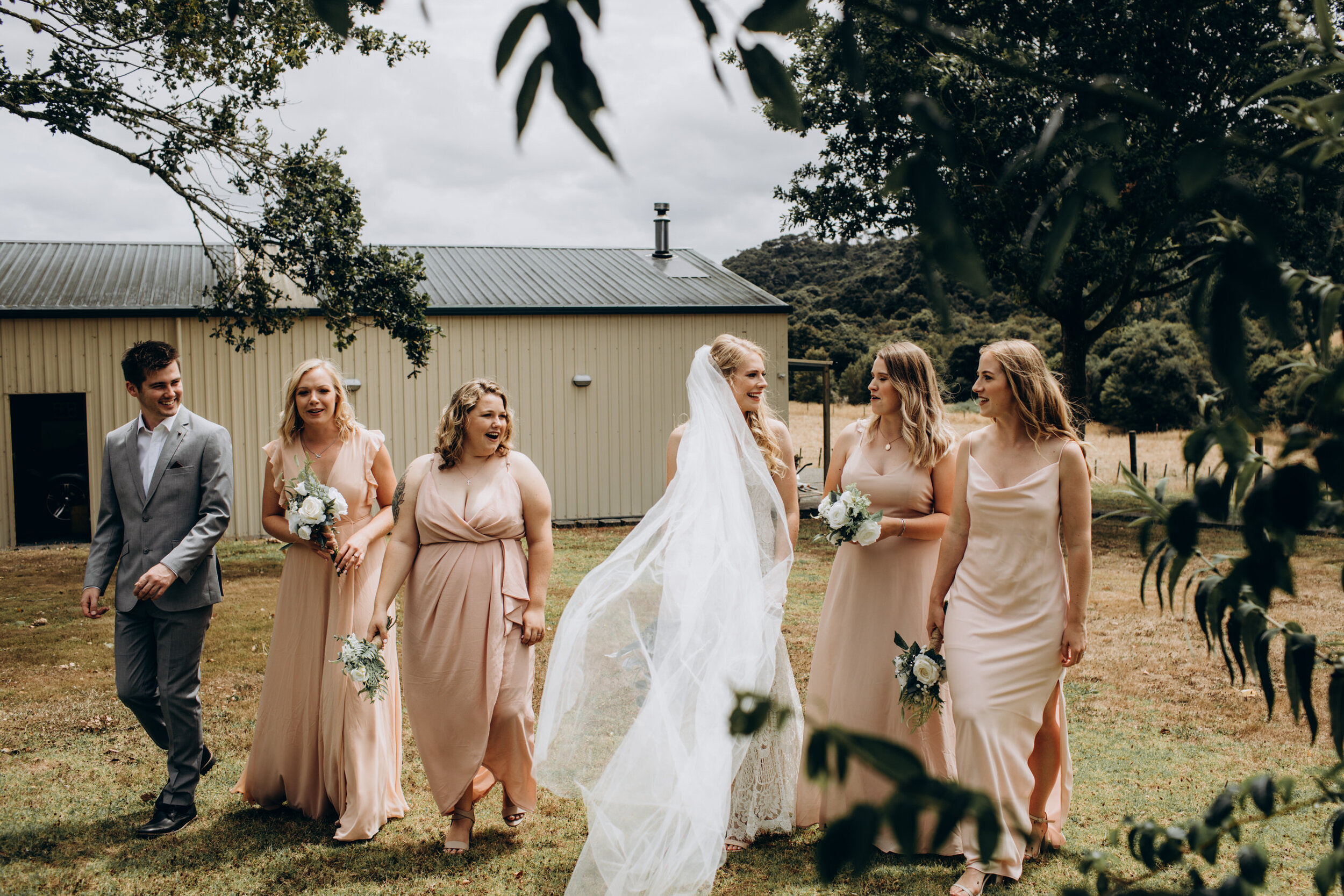 The barn wedding venue waimauku | the barn waimauky diy rustic wedding venue | Kumeu wedding venues | Auckland wedding photographer | New Zealand wedding packages
