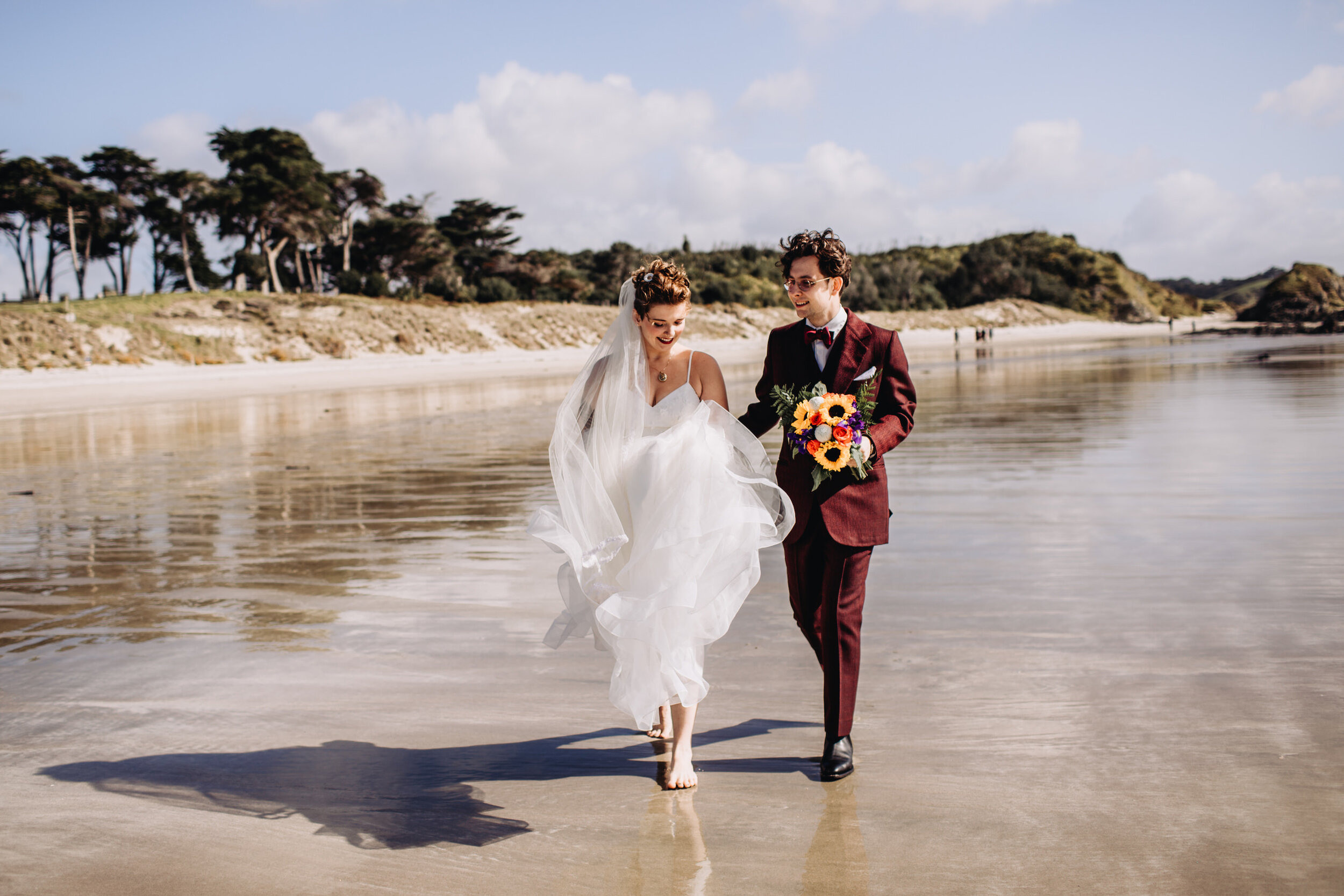 Tawharanui lodge | Auckland wedding photographer | New Zealand wedding packages | New Zealand Elopement | Anchor Bay beach wedding photo 