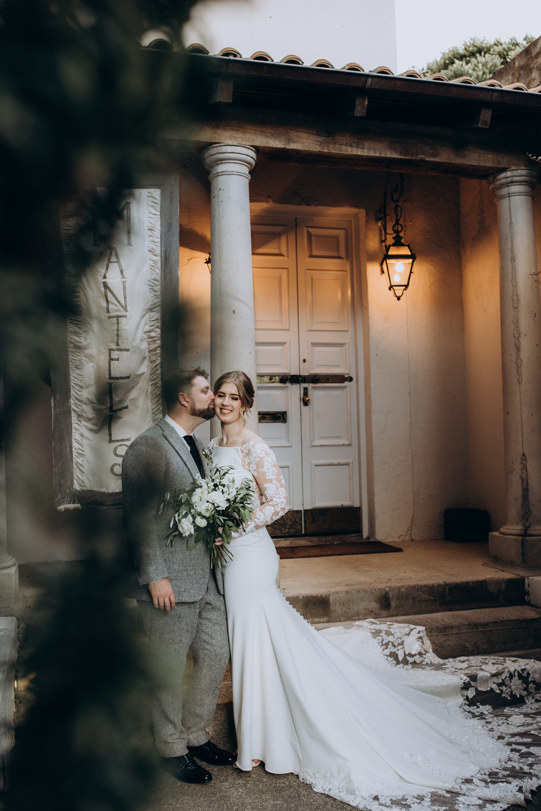 Bride and groom photos | Mantells Mt Eden | Auckland wedding 