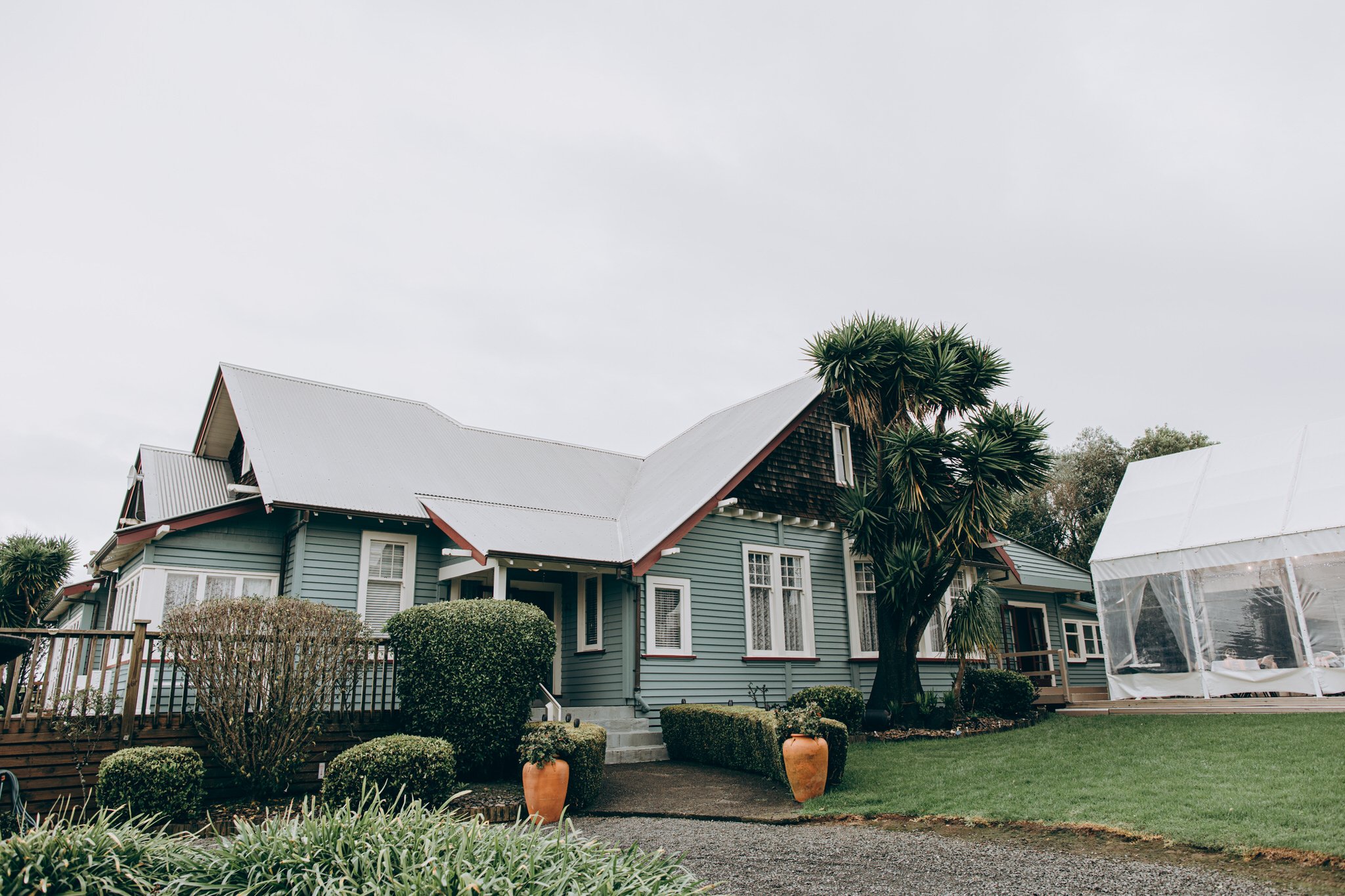 Connemara Country lodge Auckland wedding 2.jpg