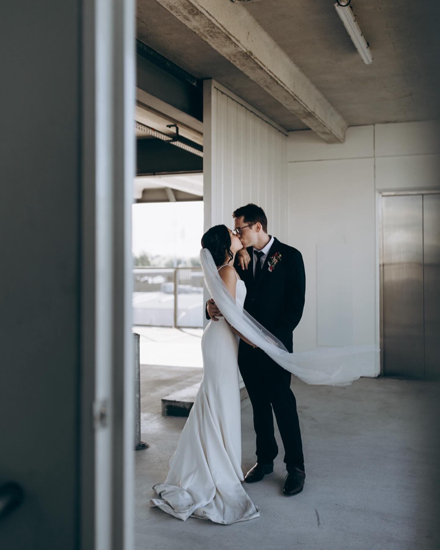 Happy one-year anniversary to @_sooophiaa and Josh! Sophia is also a photographer. I didn&rsquo;t help out much with their wedding planning, as I knew everything she planned would be amazing. I trust her vision. And I was right 😍