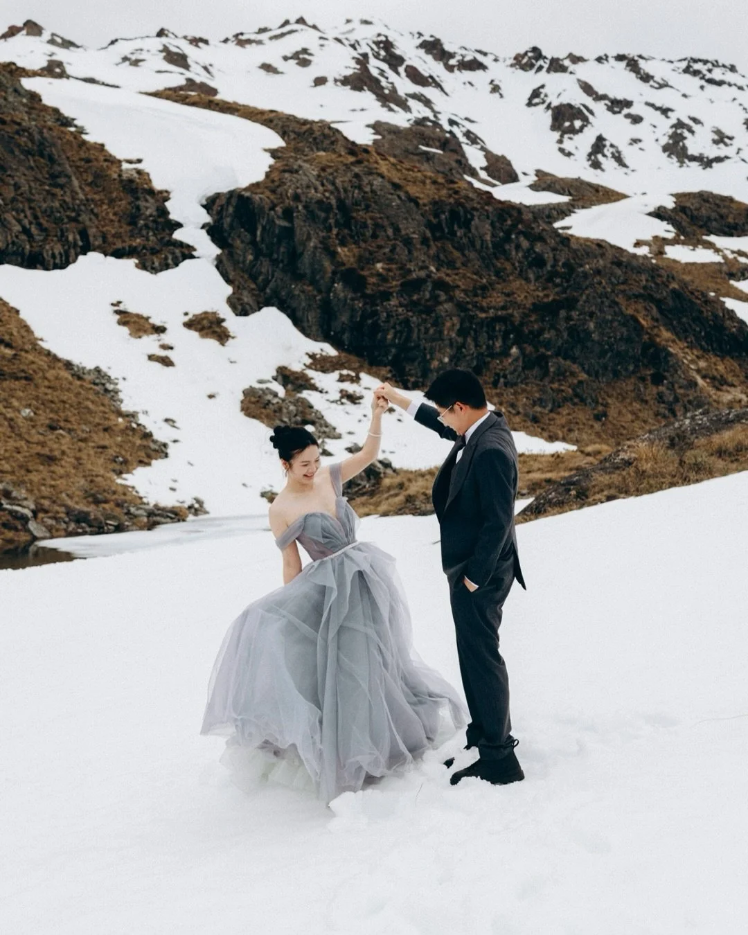 Glenorchy, helicopter ride.
Snow, mountains, and the bluest lake.
Still can&rsquo;t get over this day