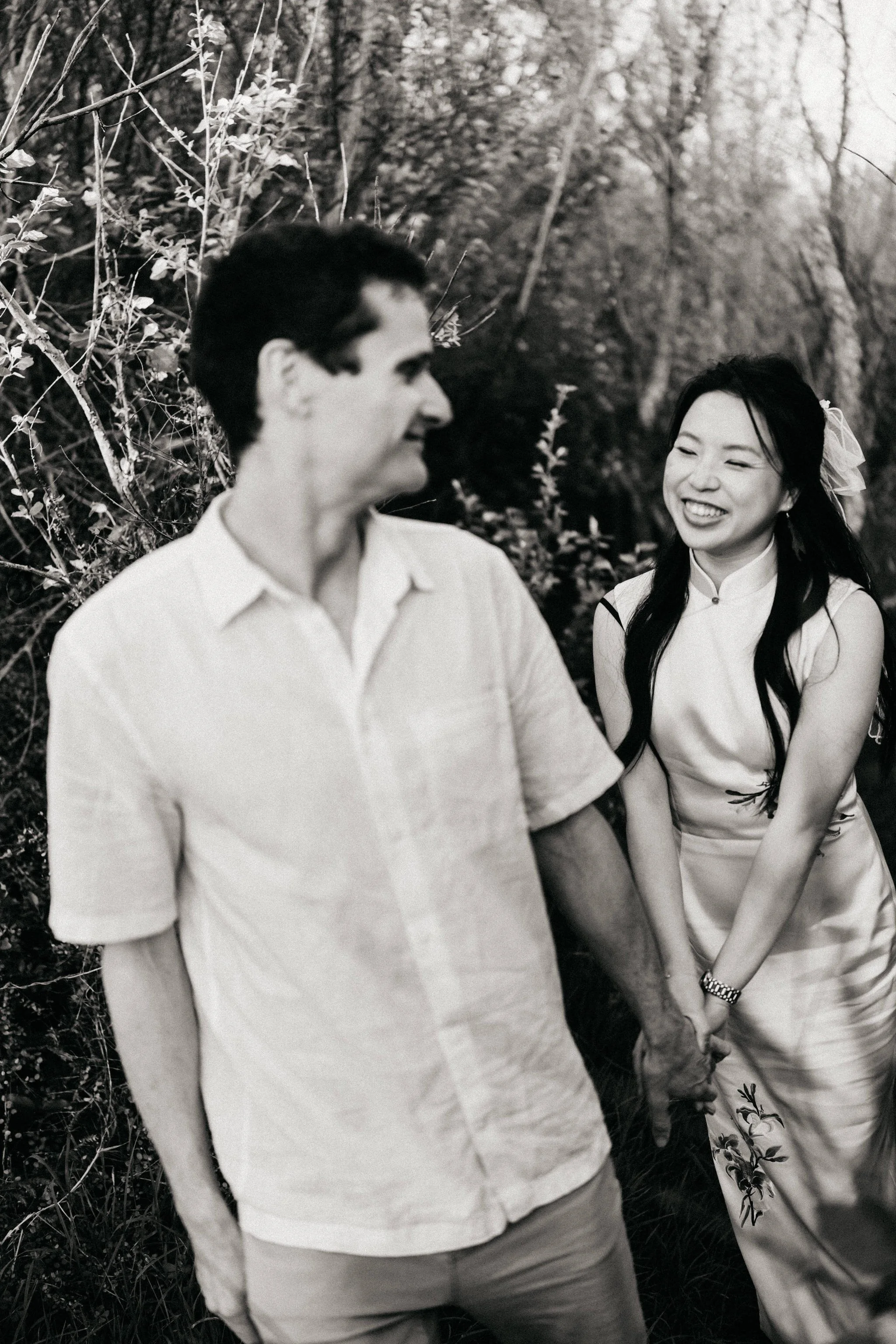 Auckland muriwai beach engagement photos Ting and Felix 11.jpg