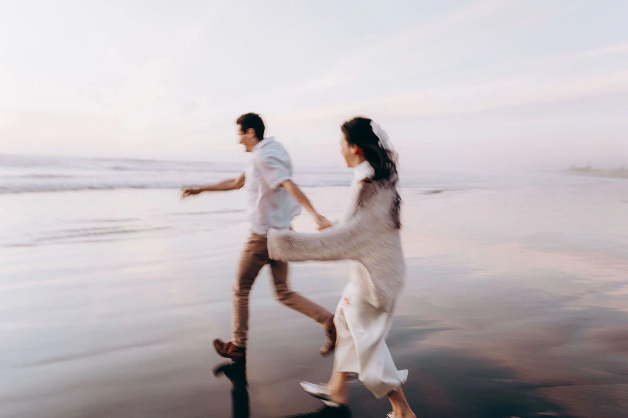 Auckland muriwai beach engagement photos Ting and Felix 31.jpg