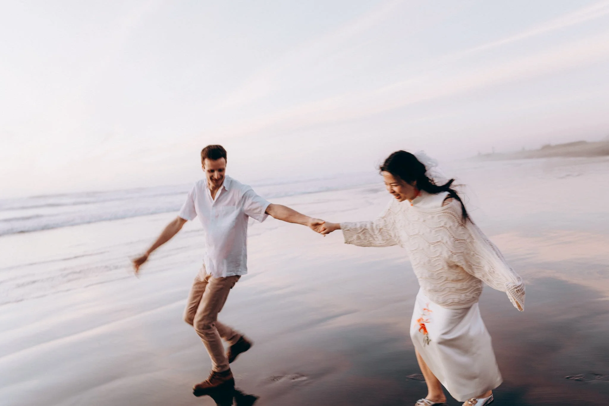Auckland muriwai beach engagement photos Ting and Felix 32.jpg