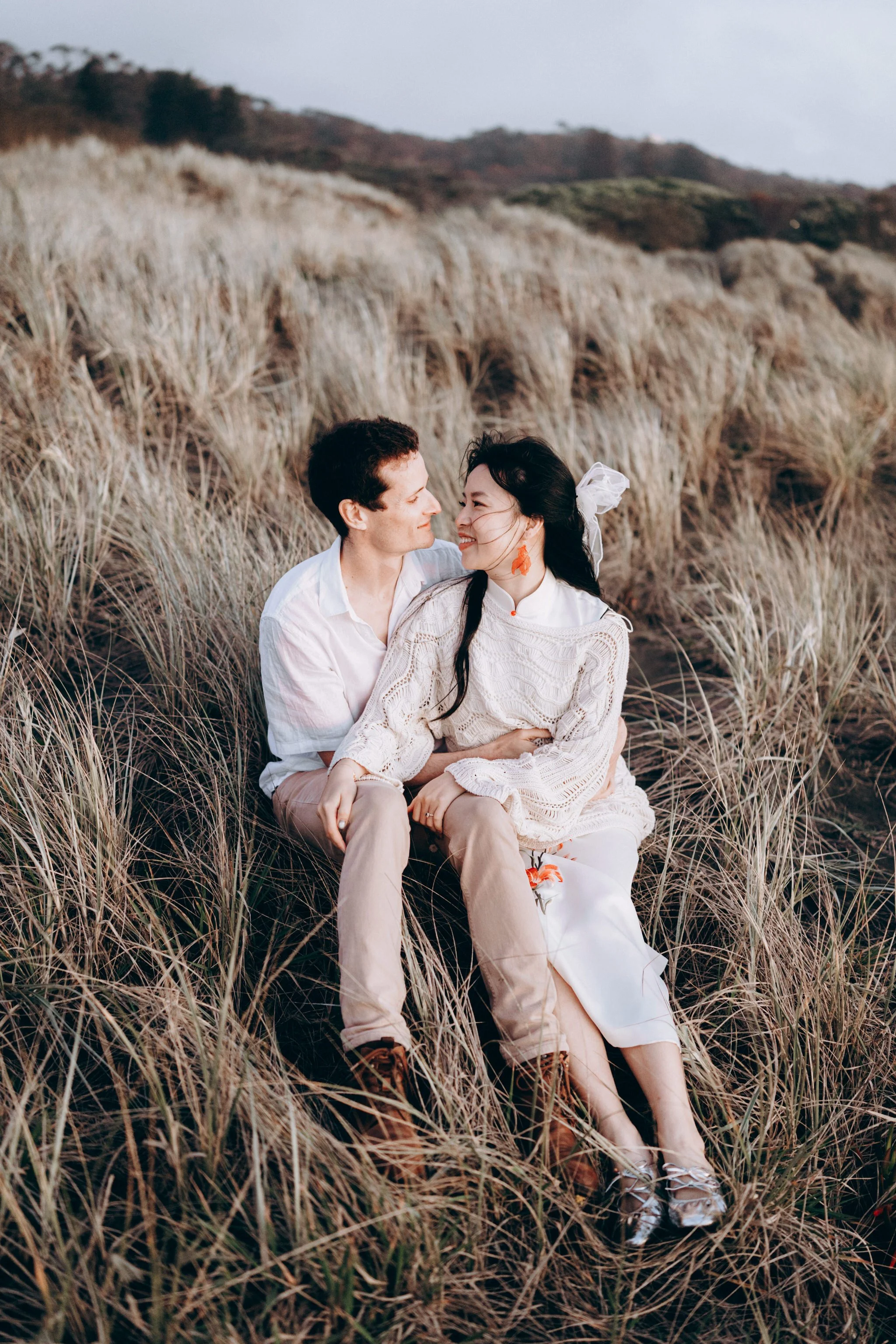Auckland muriwai beach engagement photos Ting and Felix 38.jpg