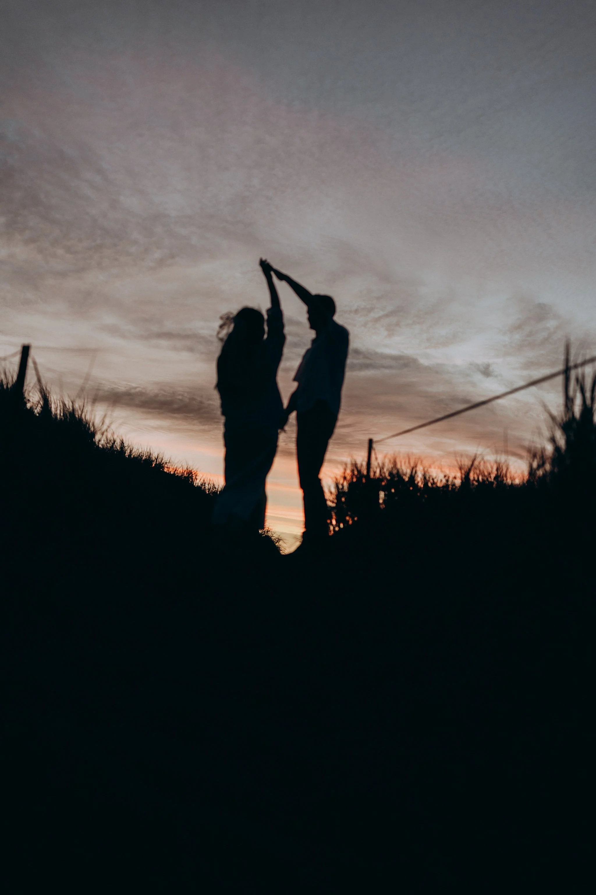 Auckland muriwai beach engagement photos Ting and Felix 46.jpg