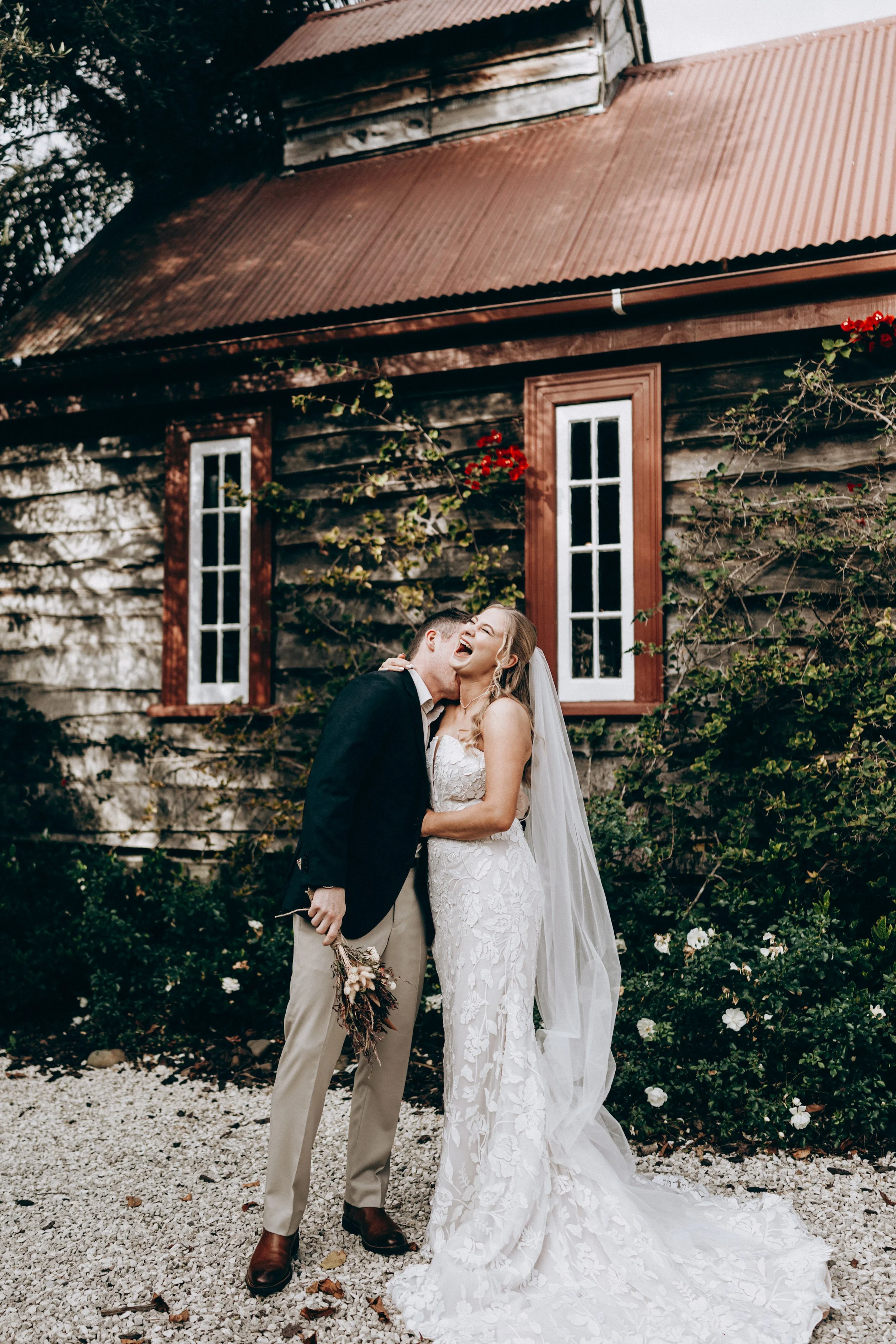 Kumeu Valley Estate auckland wedding 24.jpg