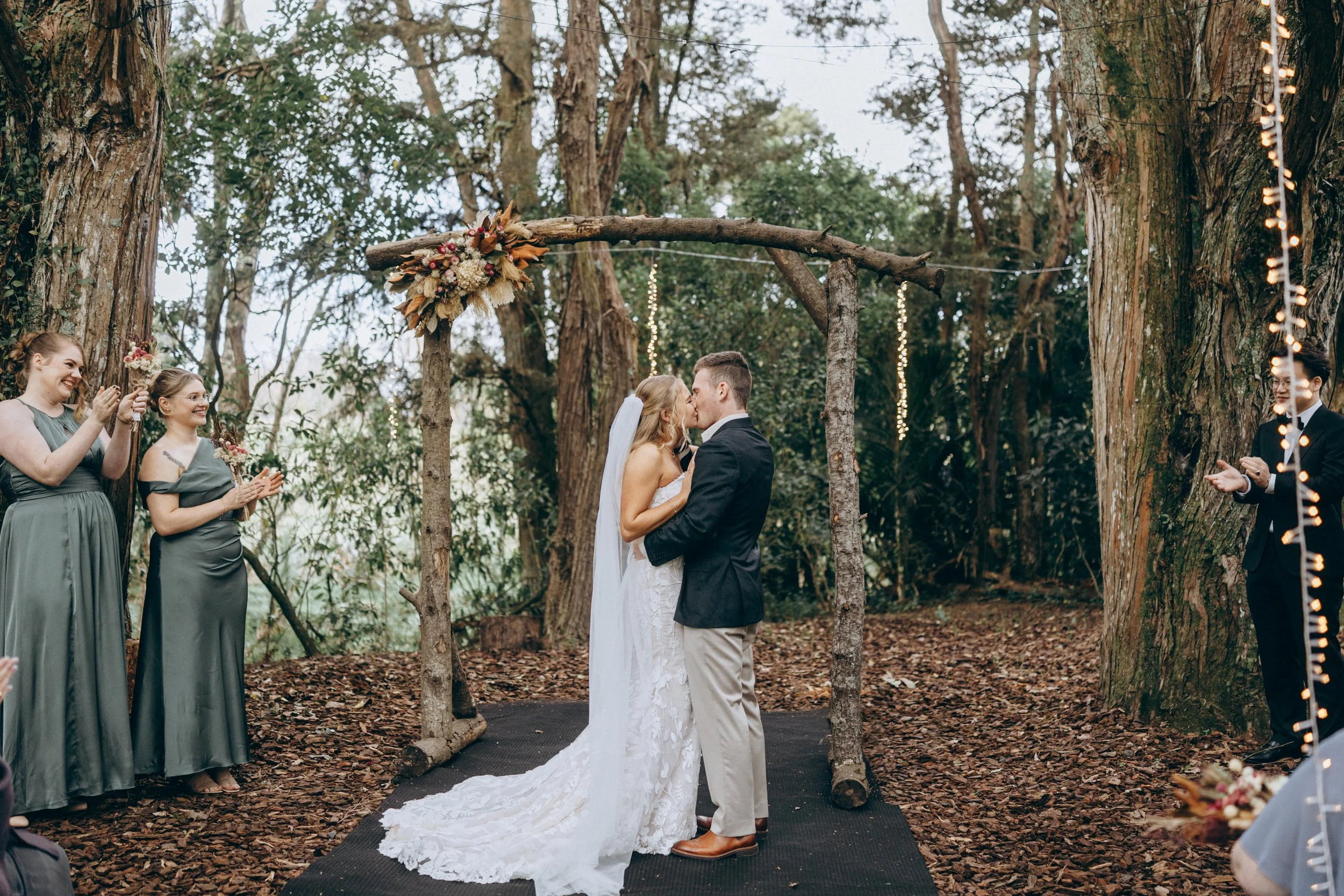Kumeu Valley Estate auckland wedding 66.jpg