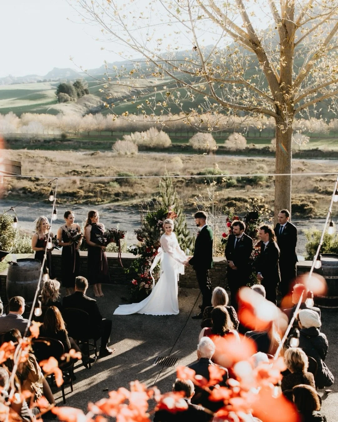 I get why winter weddings aren&rsquo;t everyone&rsquo;s first choice.

Cold weather. Unpredictable forecasts.

But this one changed my mind.

They didn&rsquo;t try to make winter feel like summer&mdash;they embraced it, right down to the florals. The