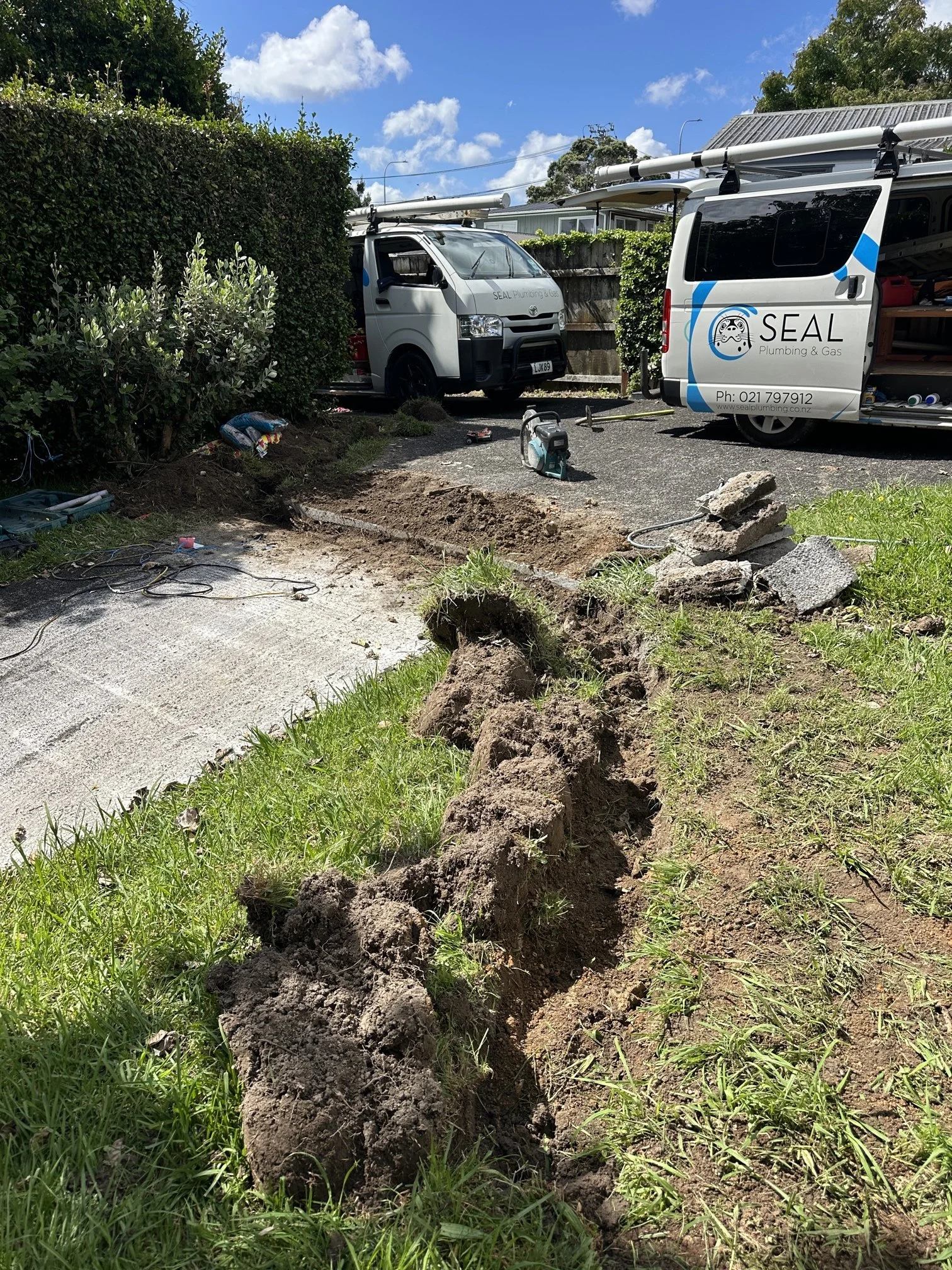 Running new watermain (1).jpg