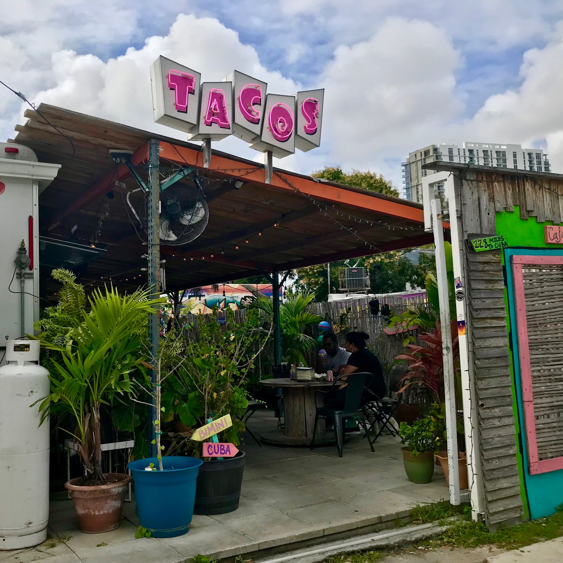 Miami Taco Tour - Caja Caliente 