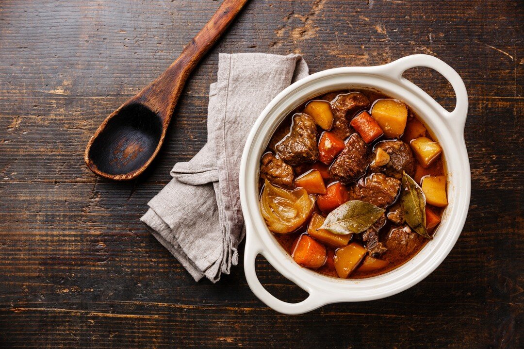 🔥 TASTY TUESDAY 🔥

Not sure what to have for dinner?

Let AOM assist!

SLOW COOKED BEEF STEW - Slow Cooker Required

Ingredients 
- 800g Beef Cubed (You can use any chuck, blade or oyster)
- 1/2 Butternut Pumpkin Diced
- 1/2 Sweet Potato Diced
- 5 