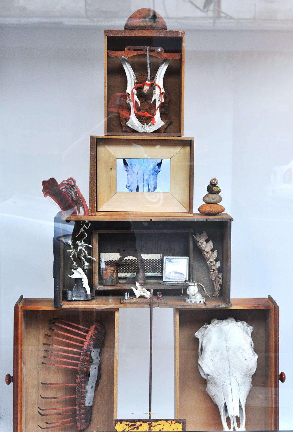  Rebecca Gallo,  Old Things , found objects, video. Installation view at The Bearded Tit, 2015.  