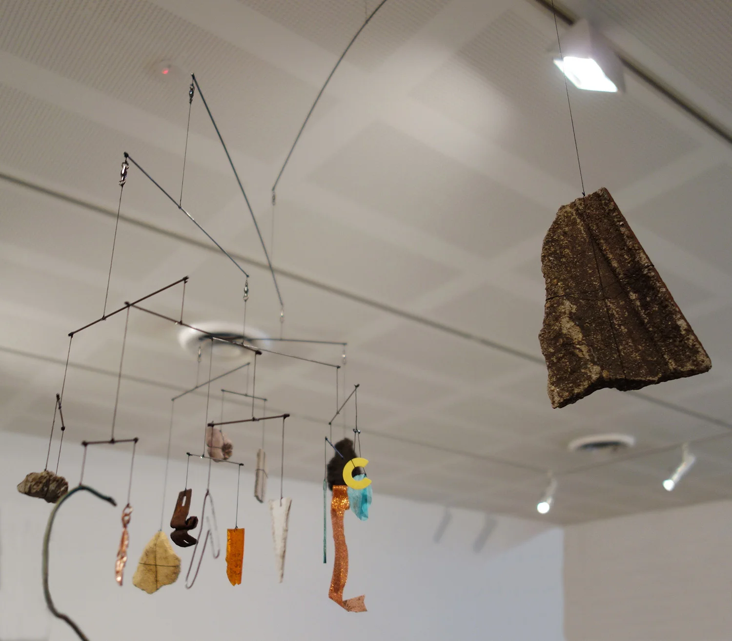  Rebecca Gallo,  An irregular dancing (Campbelltown)  (detail), 2018, objects found on a walk starting and finishing at Campbelltown Arts Centre, steel, linen thread, steel wire, sinkers and swivels, approx. 250 x 250 x 150 cm. Installation view for Fisher’s Ghost Art Award 2018 at Campbelltown Arts Centre. 
