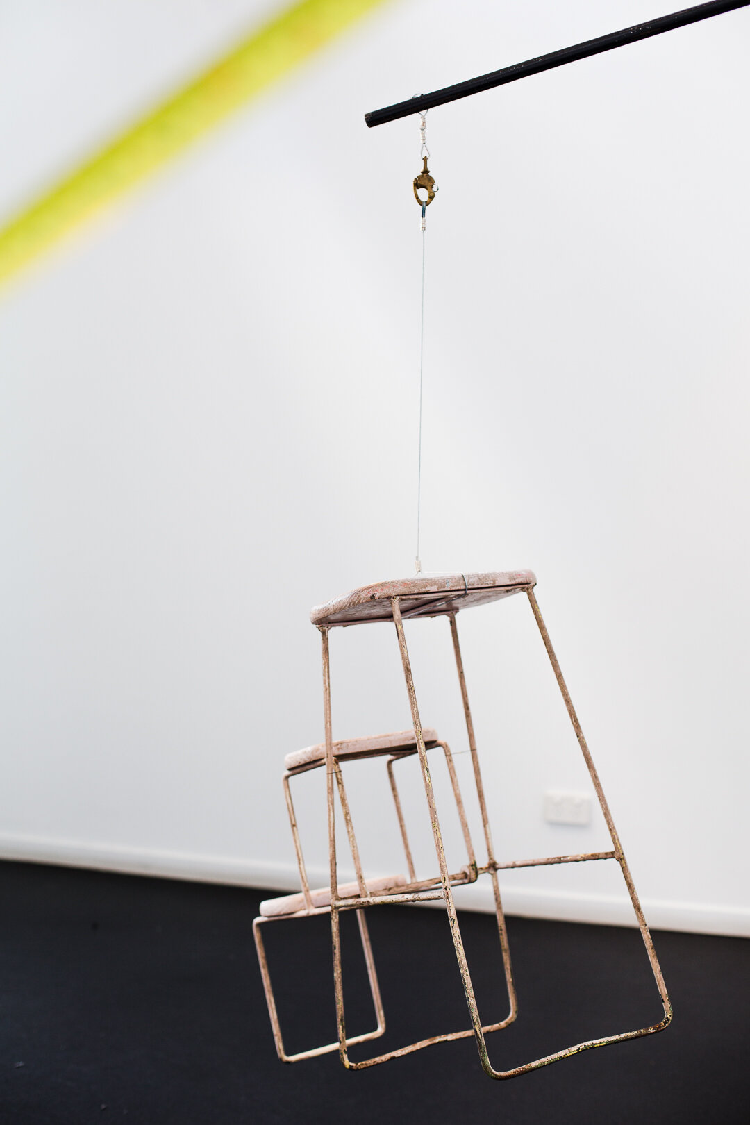  Rebecca Gallo,  An irregular dancing, Auburn  (detail), 2019, Objects found on walks in Auburn, linen thread, mild steel, stainless steel thread and cord, bronze and steel swivels, rigging hardware, approx. 850 x 350 x 250 cm. Image by Document Phot