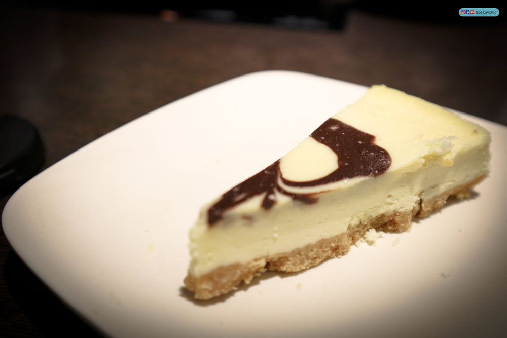 chocolate cheesecake at บุฟเฟ่ต์ชาบูไต้หวันที่ Hakkai Shabu Shabu ซีเหมินติง