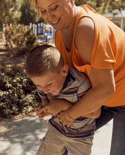 180827-ghk-verzenio-april-doyle-shot-7-playing-w-son-0154-1537373794.jpg