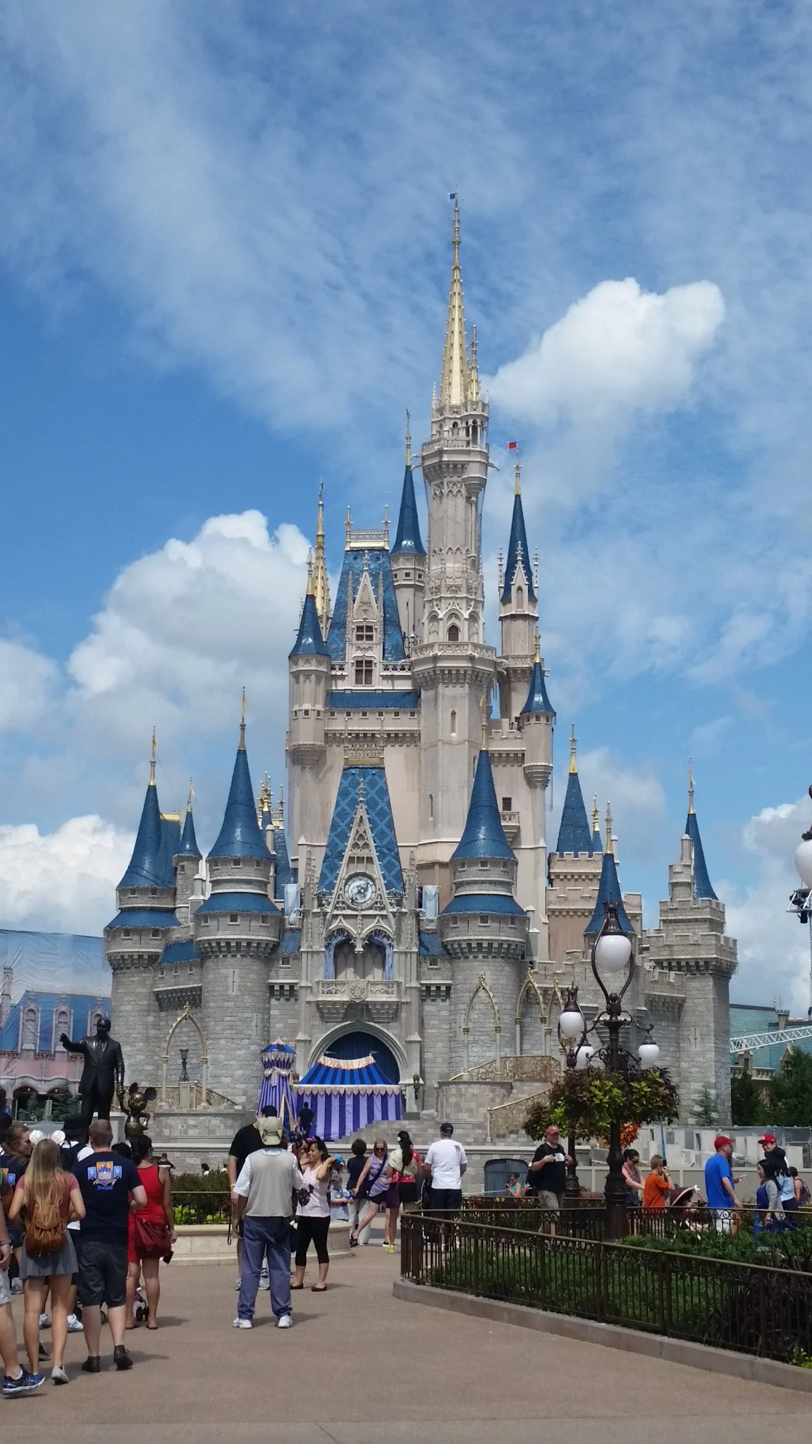 Disney World vs. Disneyland