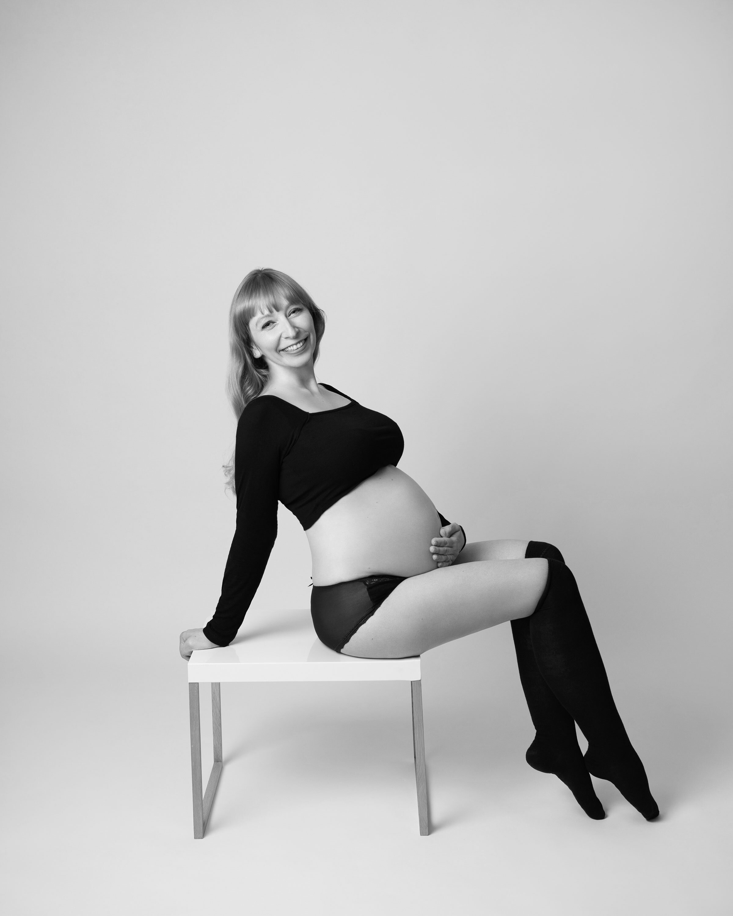 pregnancy-photoshoot-uk.jpg