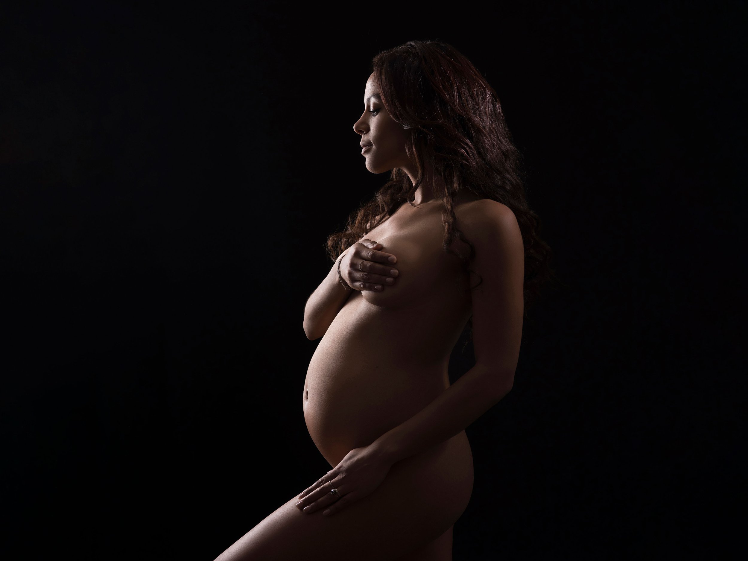 nude-pregnancy-photography-london.jpg