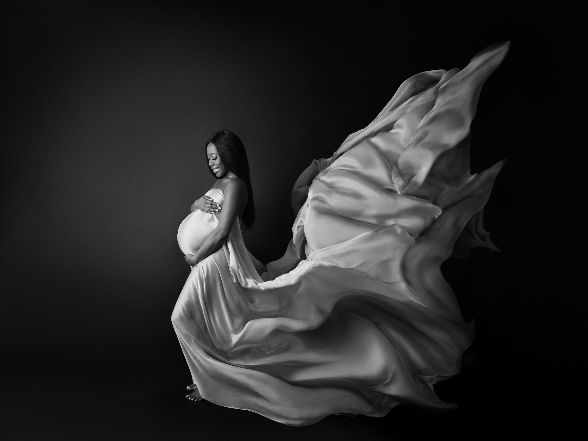 maternity-photographer-London-studio.jpg