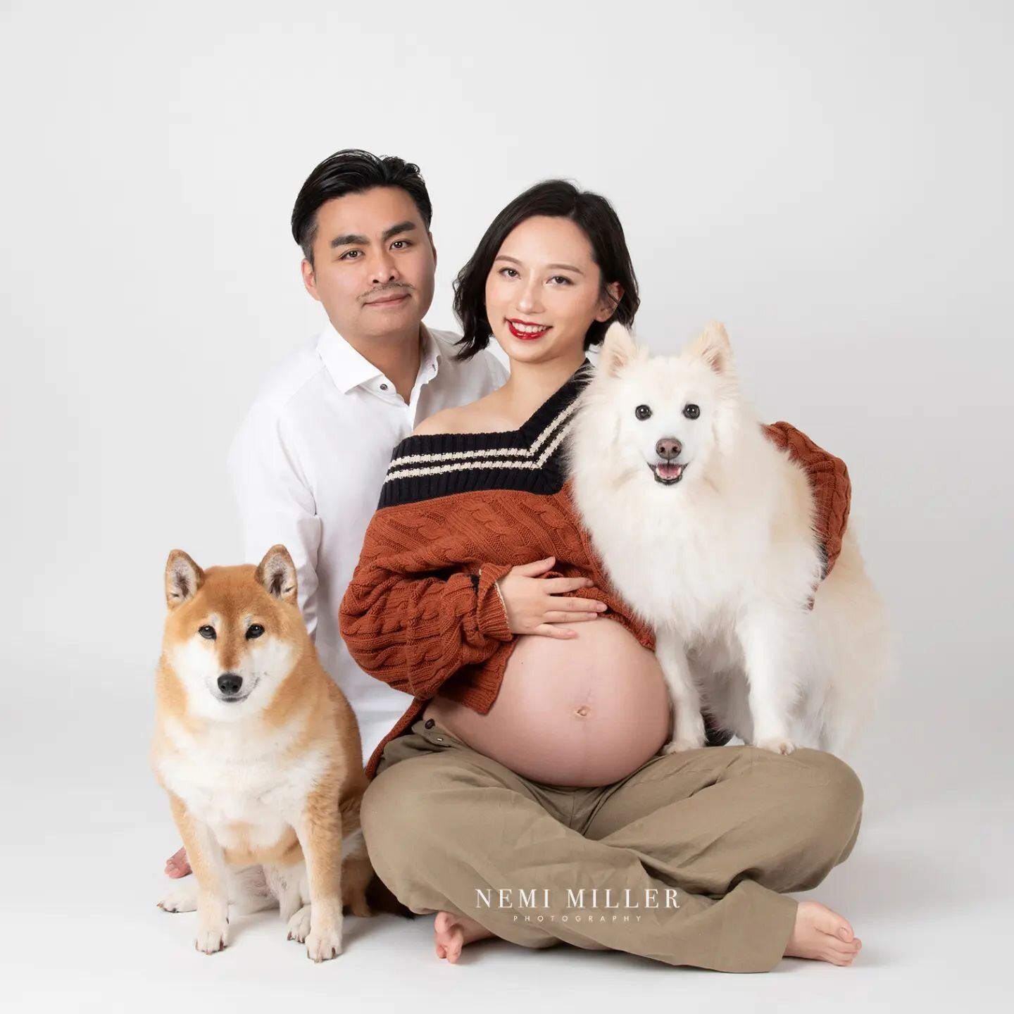 Oh my gosh - I do love when people bring their dogs to photoshoot. This is first time ever I met a Japanese Spitz and a Shiba Inu. Aren't they just adorable?! I think the family portrait we captured here is so much fun and the dogs were just perfect 