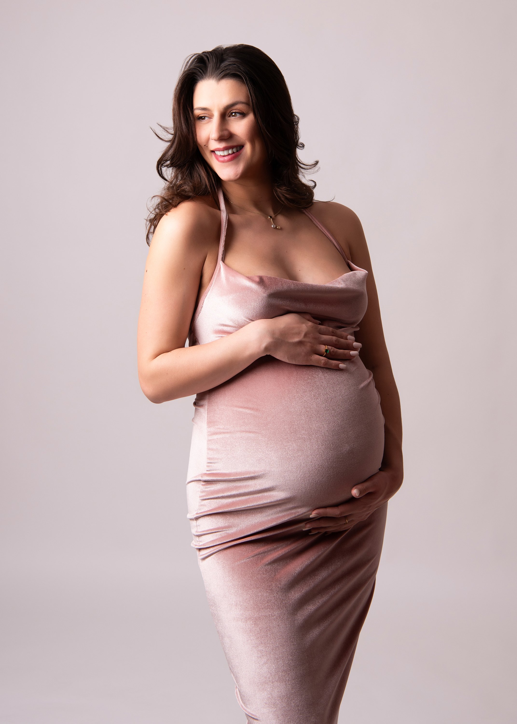 Pregnancy-photography-studio-London.jpg