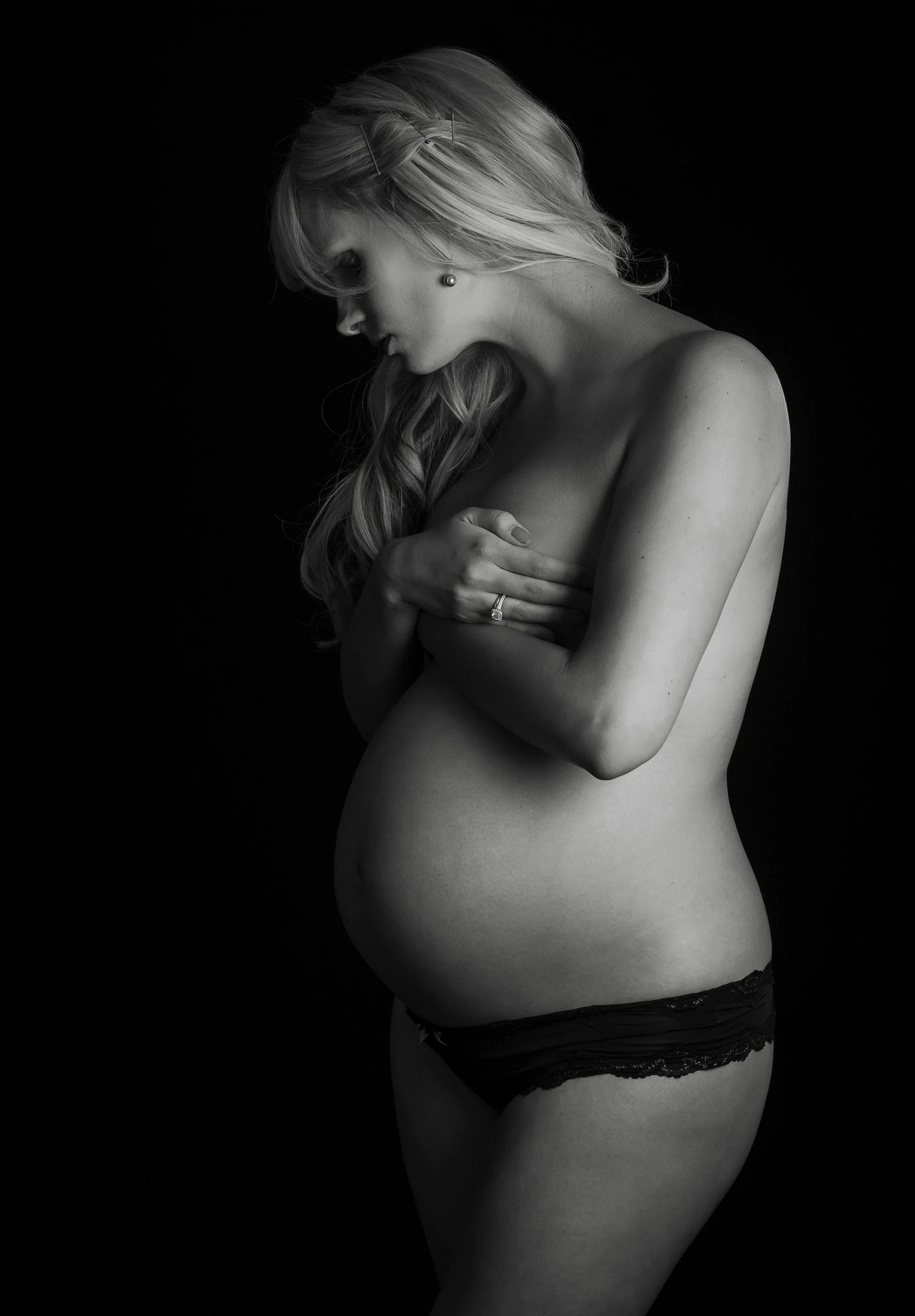 pregnant-nude-photoshoot.jpg