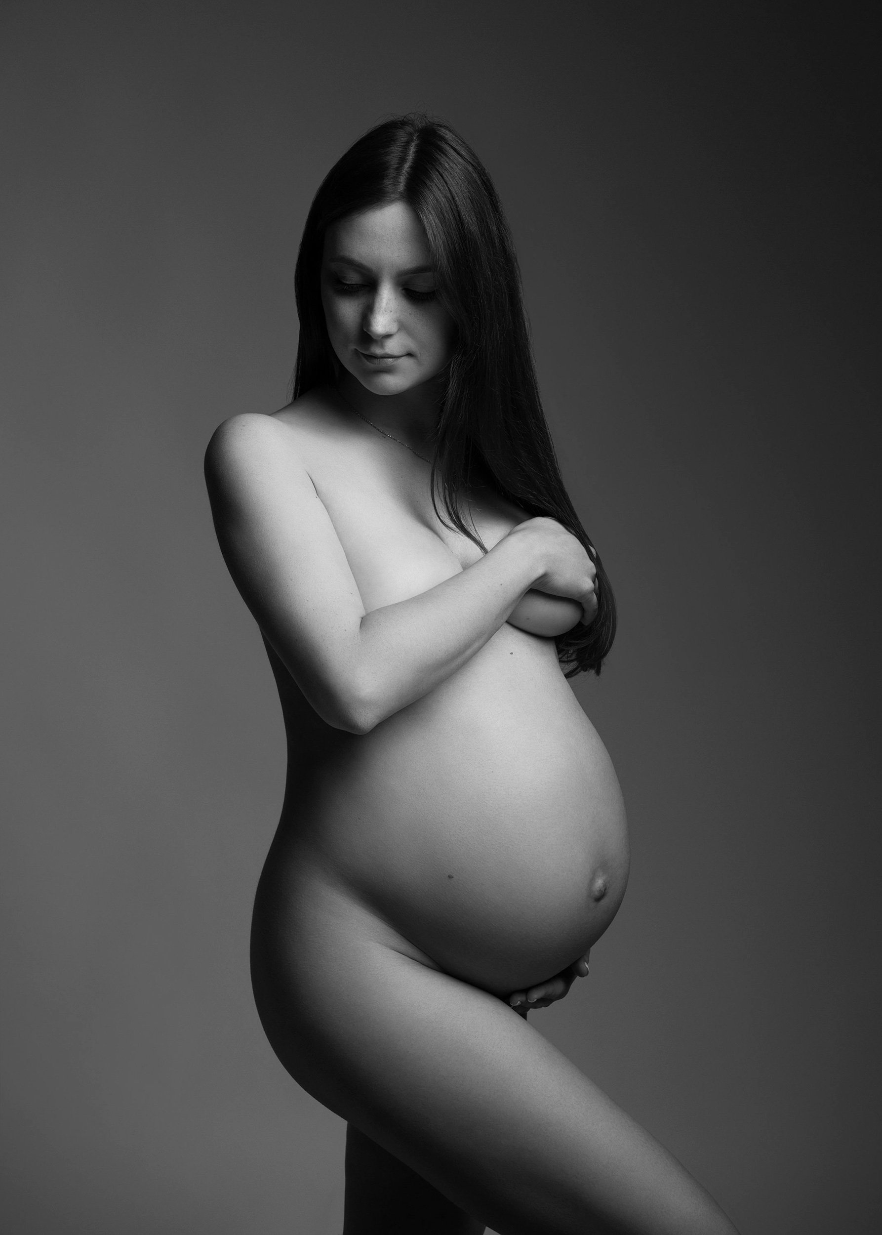 intimate-boudoir-maternity-photoshoot.jpg