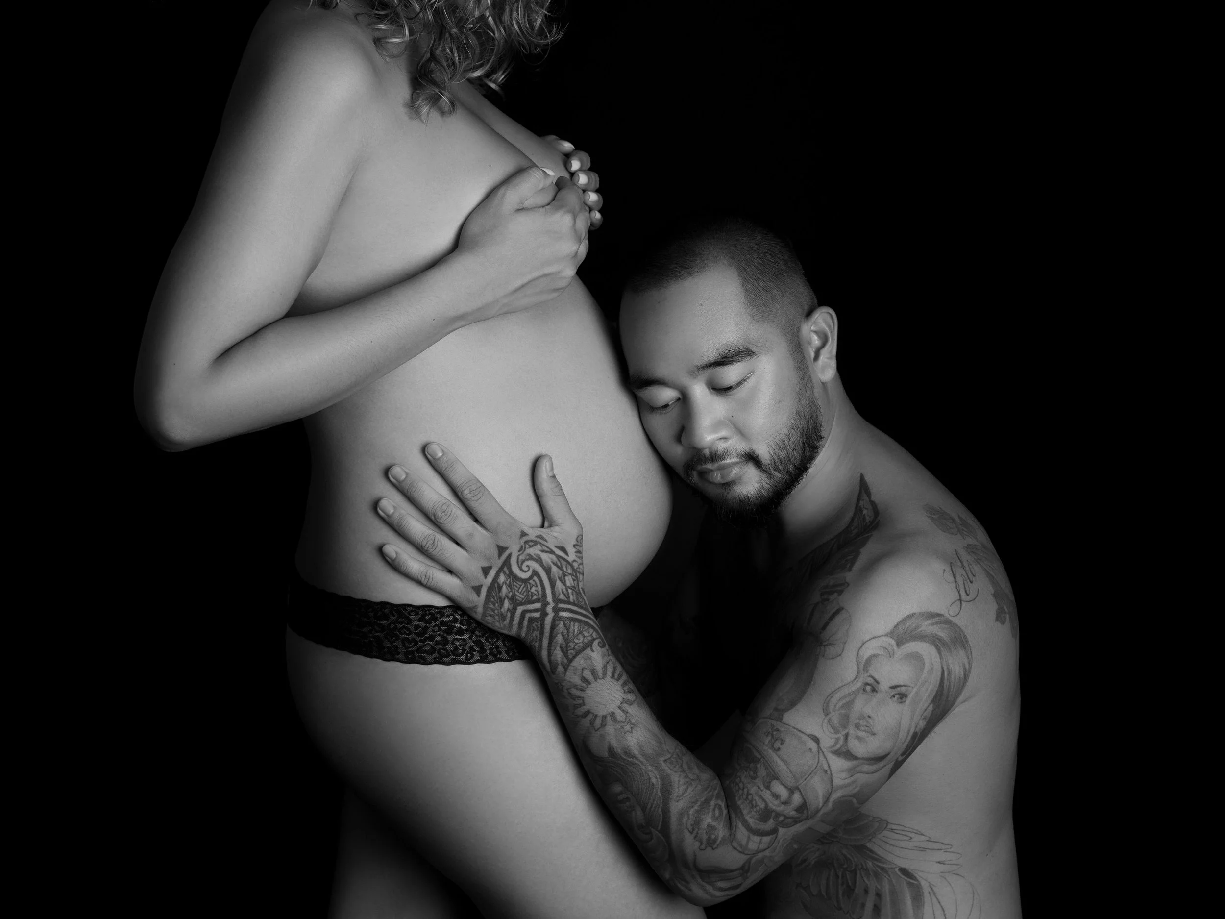 	
Artistic pregnancy photography by Nemi Miller - a specialist maternity photographer with a West London photography studio.