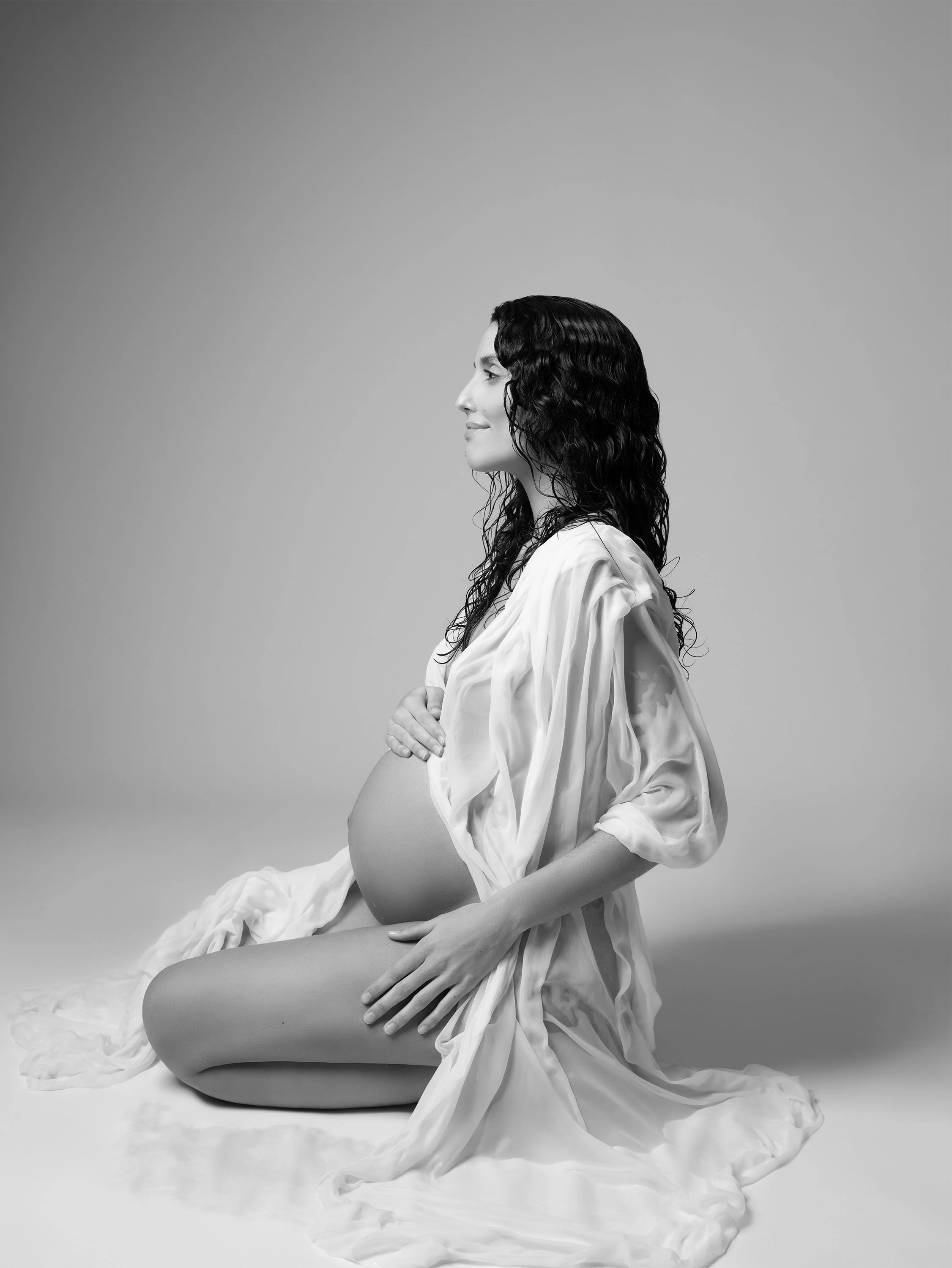 artistic-maternity-photoshoot-london-by-Nemi-Miller.jpg