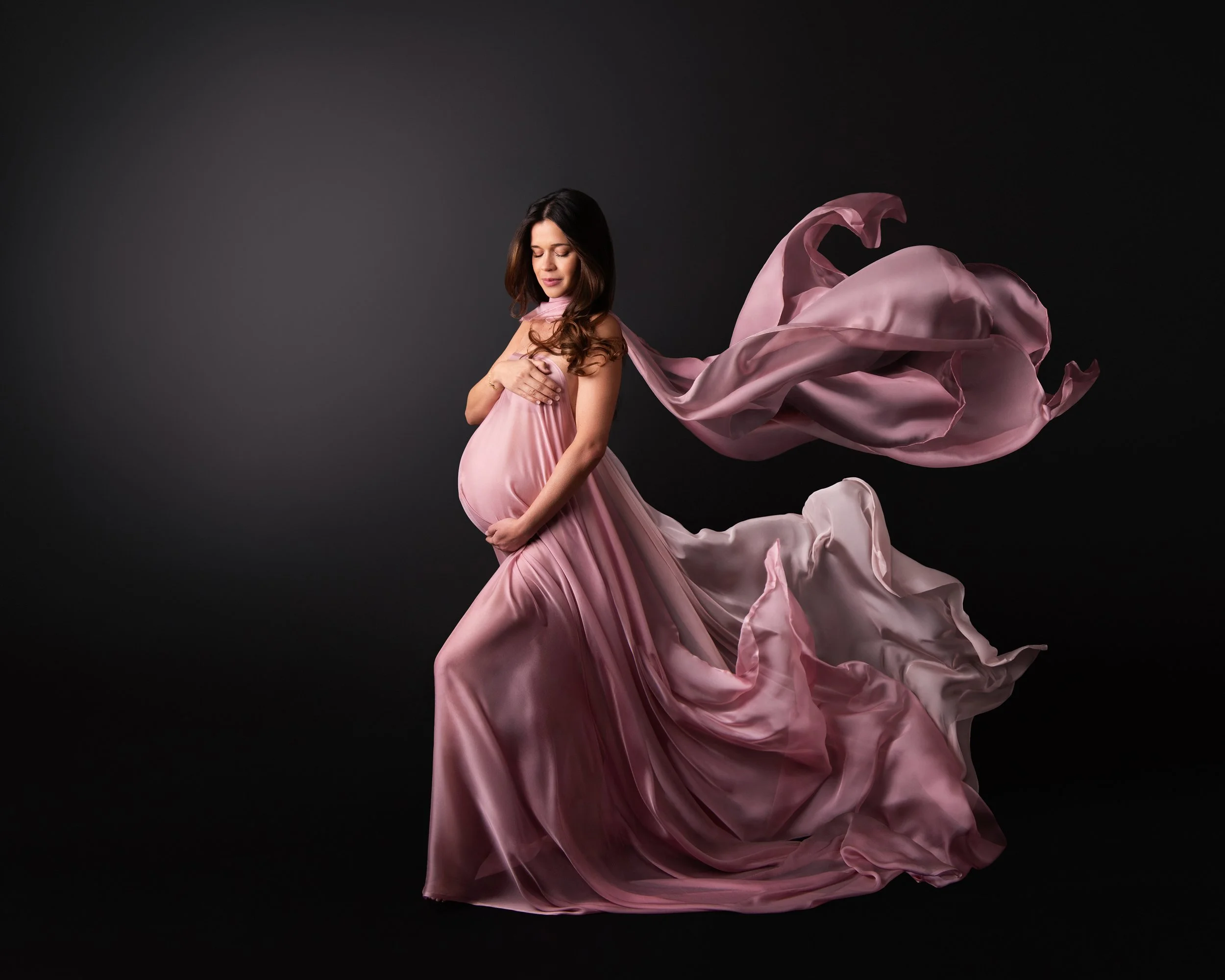 pregnancy-photography-studio-london.jpg