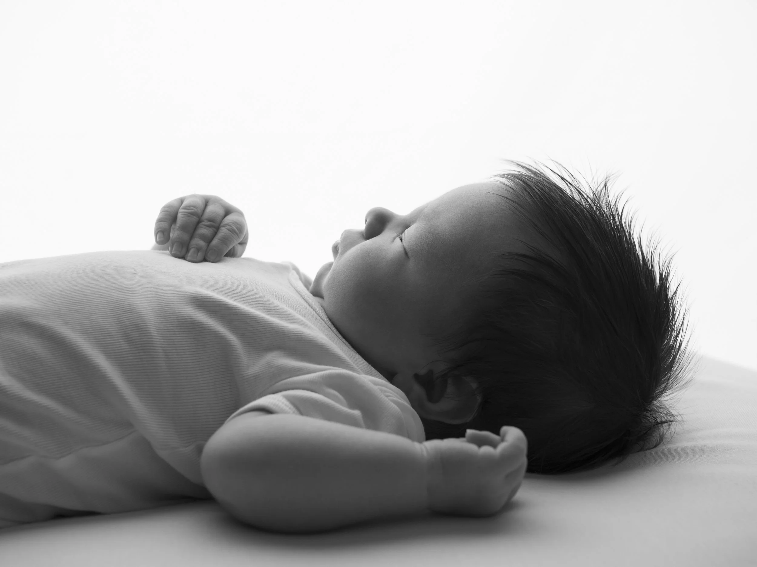 black-and-white-newborn-photography-london.jpg