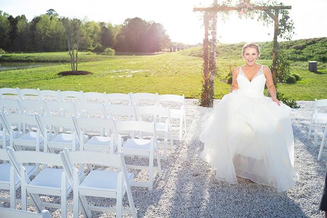 This bride!!! What a party!! Thanks @kylanbarn for the wonderful hospitality!