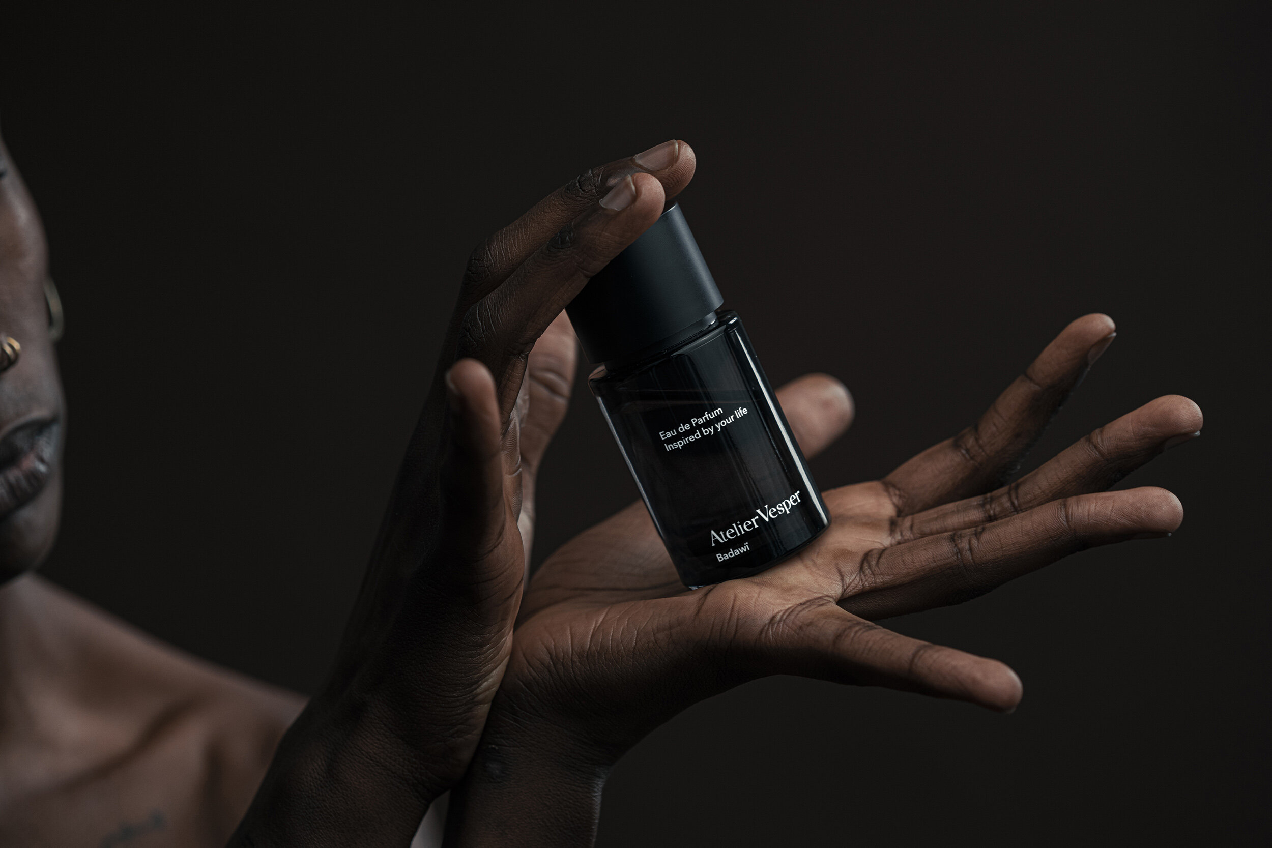 Eau de parfum translating memories, emotions and experiences into scents. Tim Notermans Design helped with the initial brand story, product design, packaging design and logo.