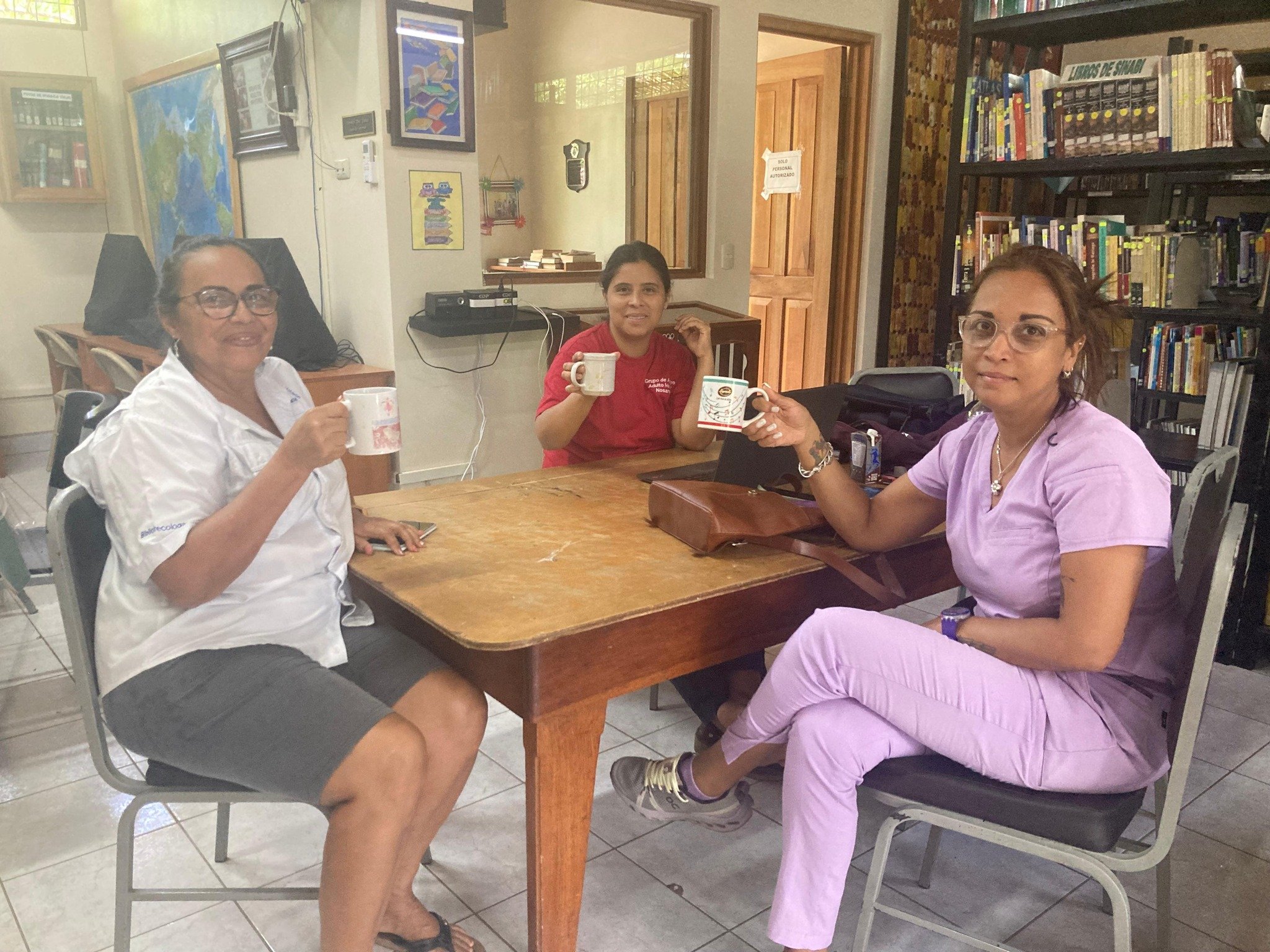 ☕ Big thanks to @beachblendcoffee  for fueling our team with a generous coffee donation! We&rsquo;re so grateful for your support, and congratulations on your newly renovated location!

 #Nosara #CostaRica #BibliotecaDavidKitson #communitylove