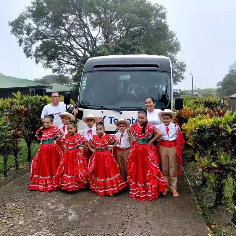 Nuestro grupo infantil de Baile Folkl&oacute;rico cerr&oacute; las celebraciones de la Independencia con una hermosa presentaci&oacute;n en el Hotel Buena Vista del Rinc&oacute;n. 🌿💃 Un agradecimiento especial a Terratour por patrocinar parte del v