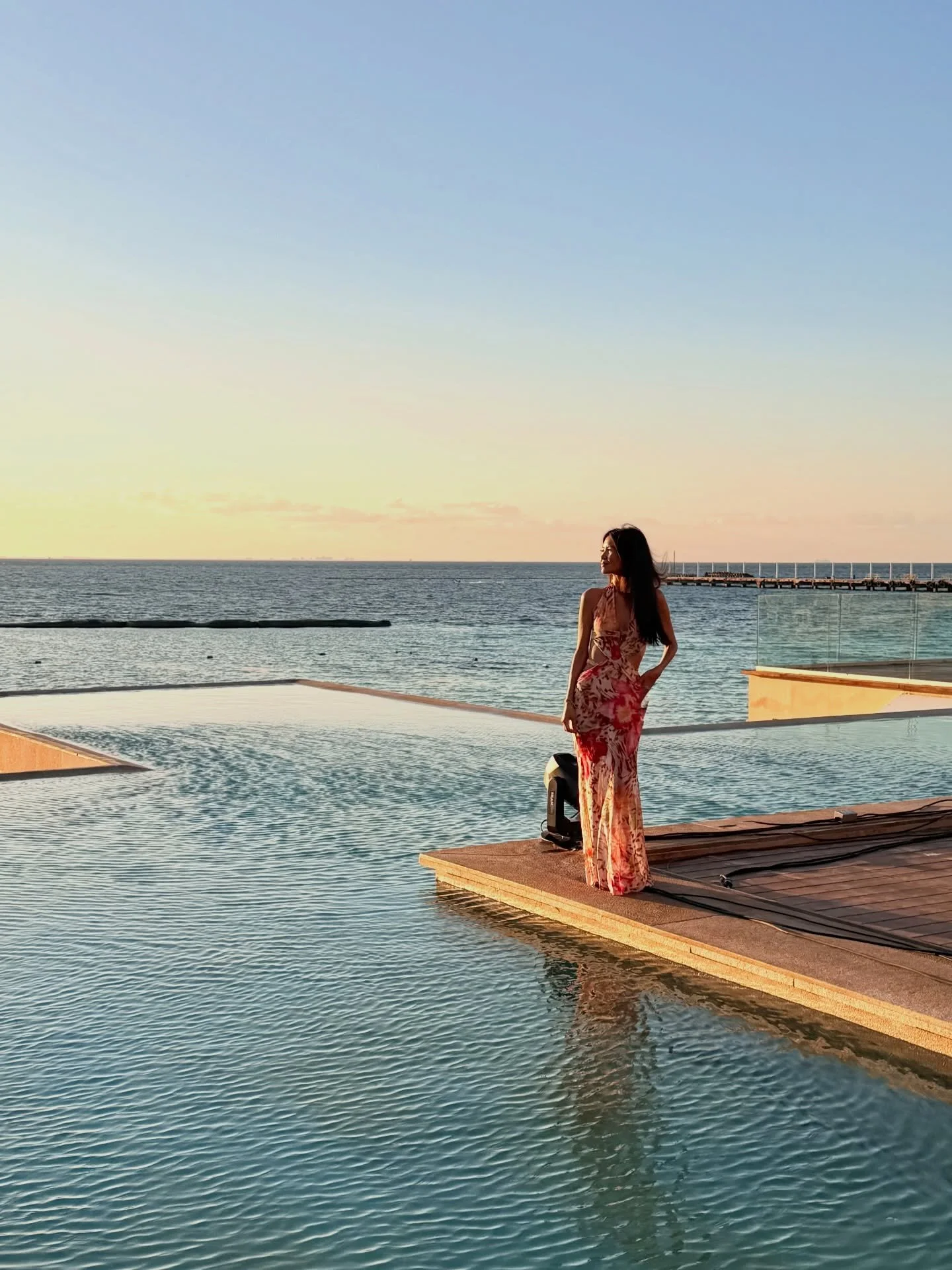 &hearts;️ Wish you were here!

📍 Devossion by Live Aqua, Playa del Carmen // @devossionpdc

📸 
1) Sunrise by the pools 

2) I'm a sucker for love (literally- the staff brought all sorts of treats to us on the beach!)

3) R&amp;R in the warm pools i