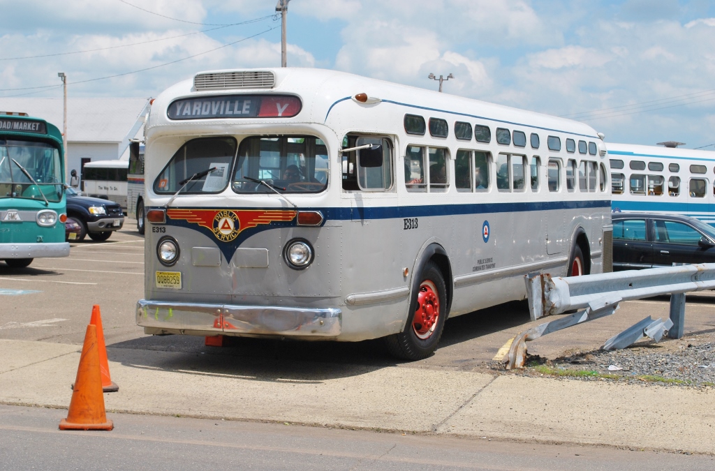 caravan vliegtuig onder Historic Bus Collection — Friends of the New Jersey Transportation Heritage  Center