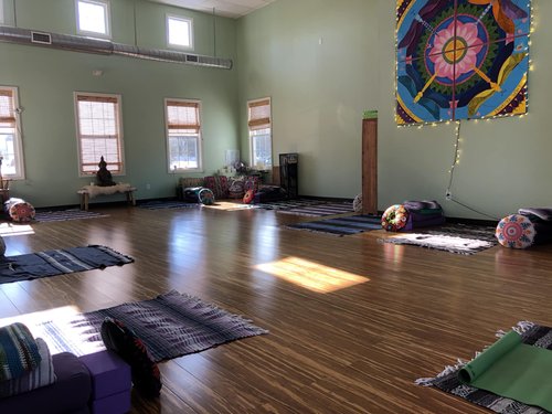 Gentle &amp; Restorative Yoga with Affirmations, Mudras &amp; Chakra Balancing with Kristen Niemi, LMT