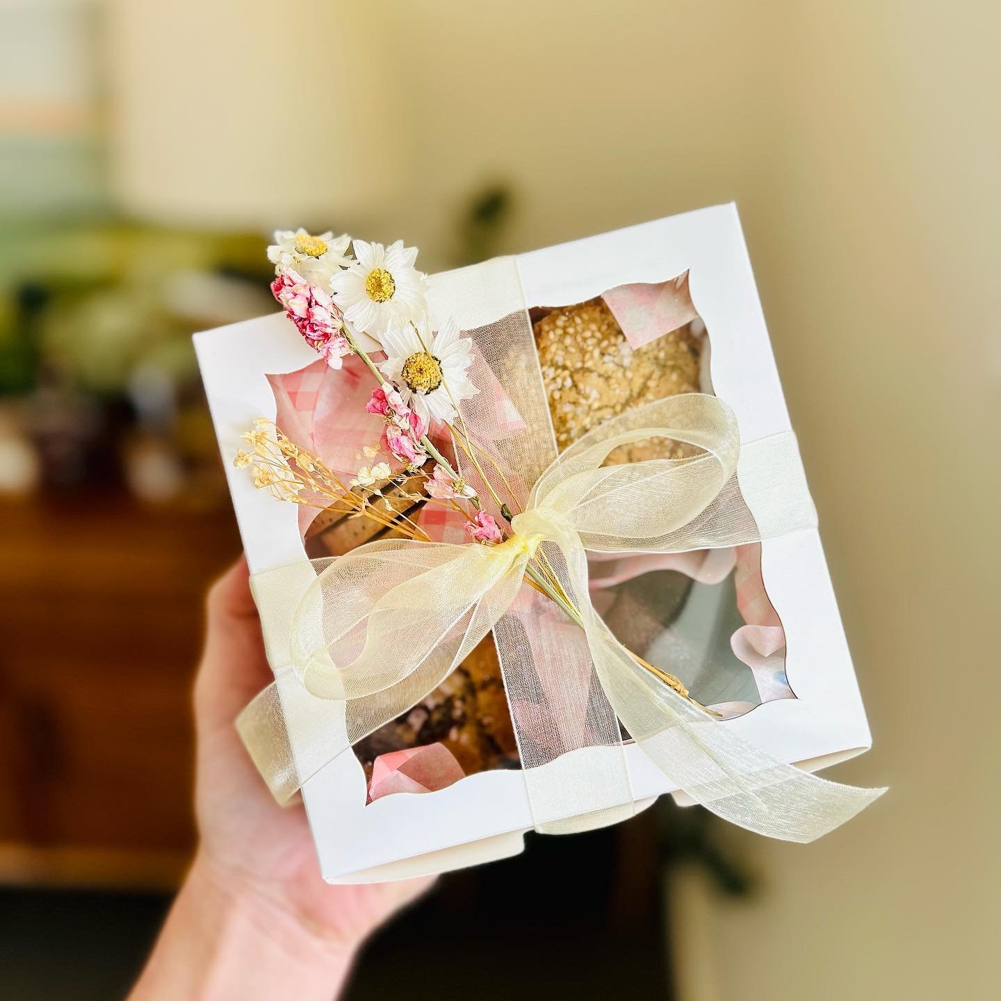 This Saturday! Cookie gift boxes, bento cakes, treats &amp; more 💛💛💛

Shop for the mom(s) in your life @underoneroofpetaluma I&rsquo;ll be joining more than 50 other Bay Area artisans &amp; businesses  and it&rsquo;s going to be so good! 

See ya 
